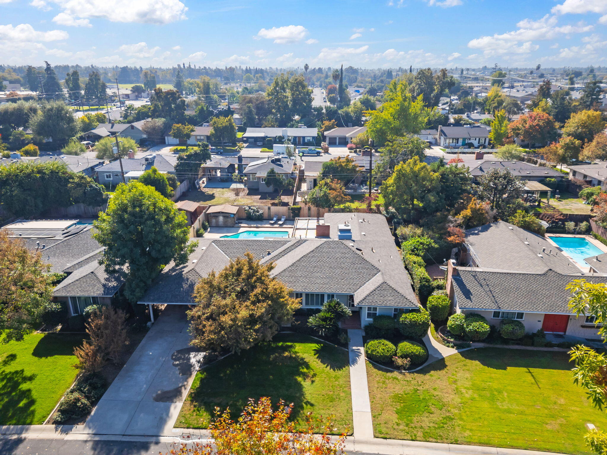 1613 W Meadow Ave, Visalia, CA 93277