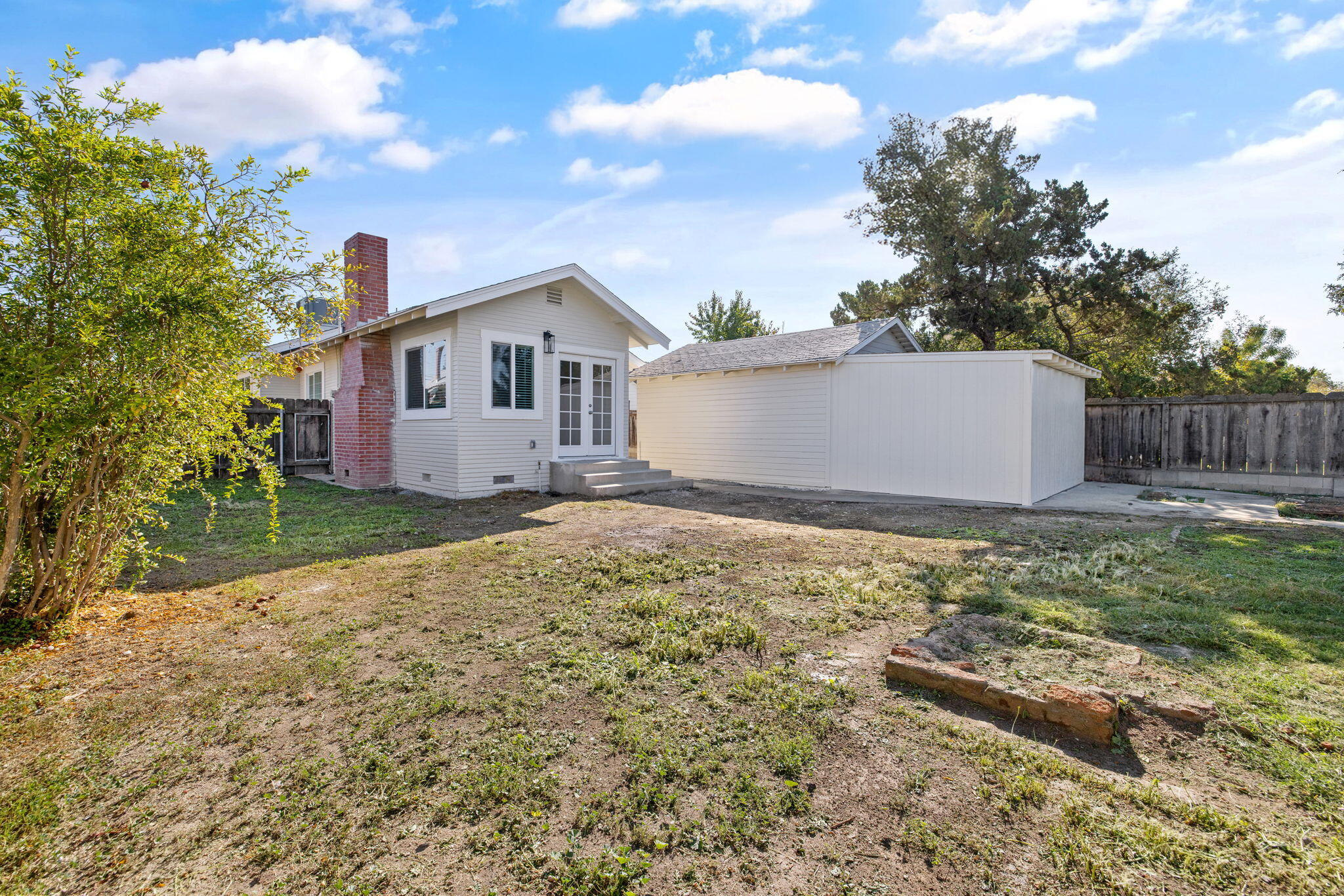 1404 Kaweah St, Hanford, CA 93230