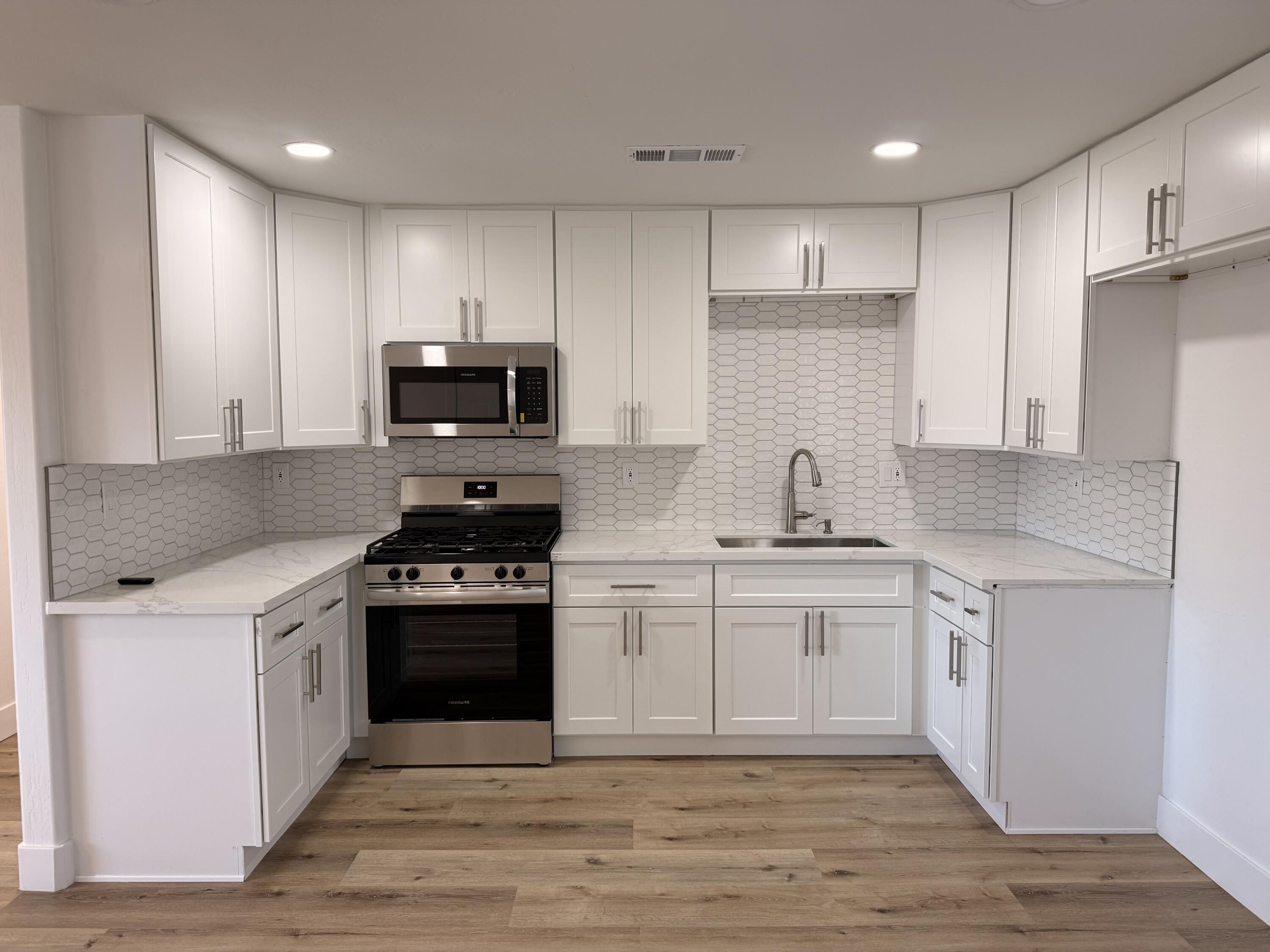 11541 11th Ave, Hanford, CA 93230