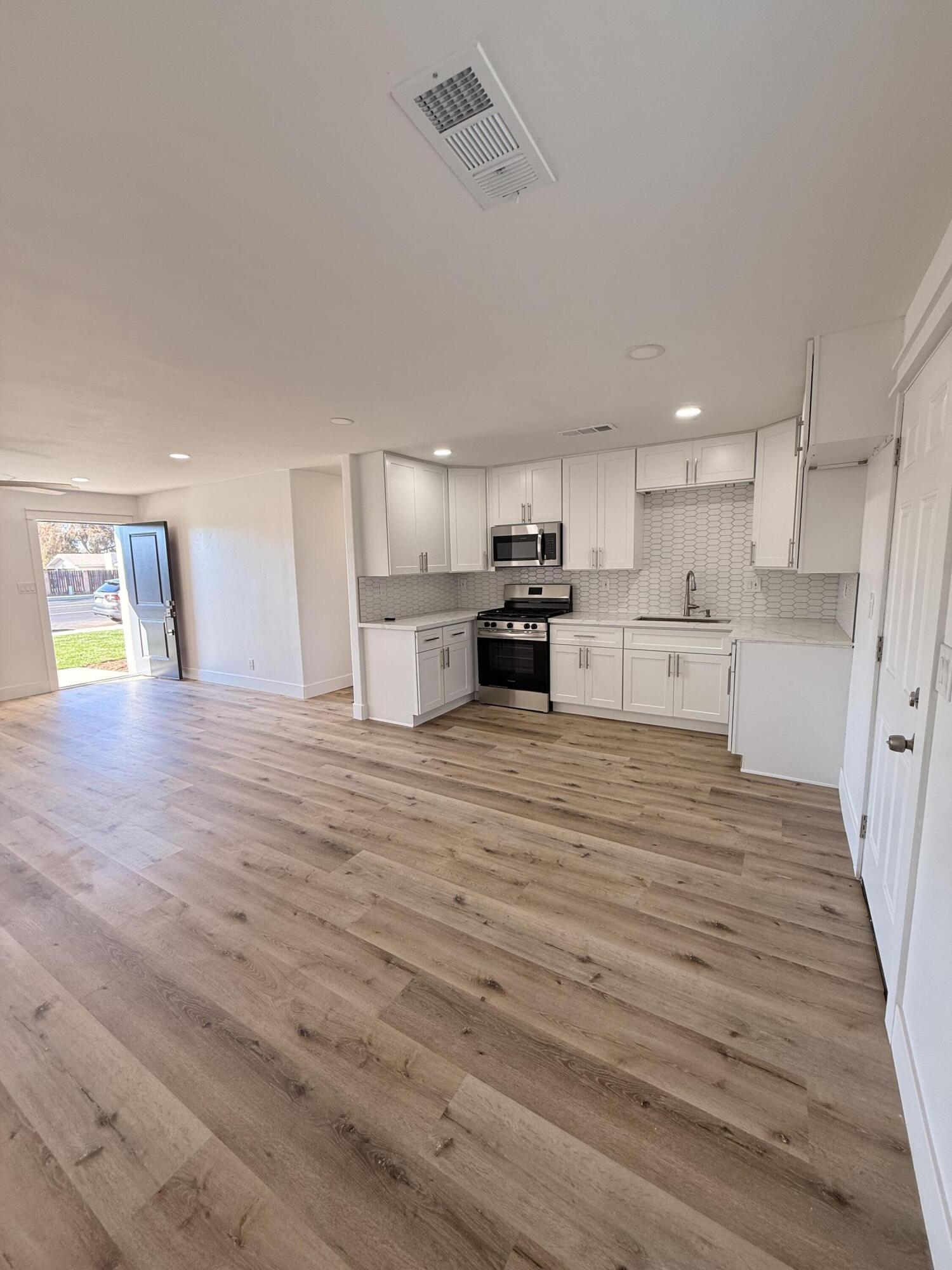 11541 11th Ave, Hanford, CA 93230