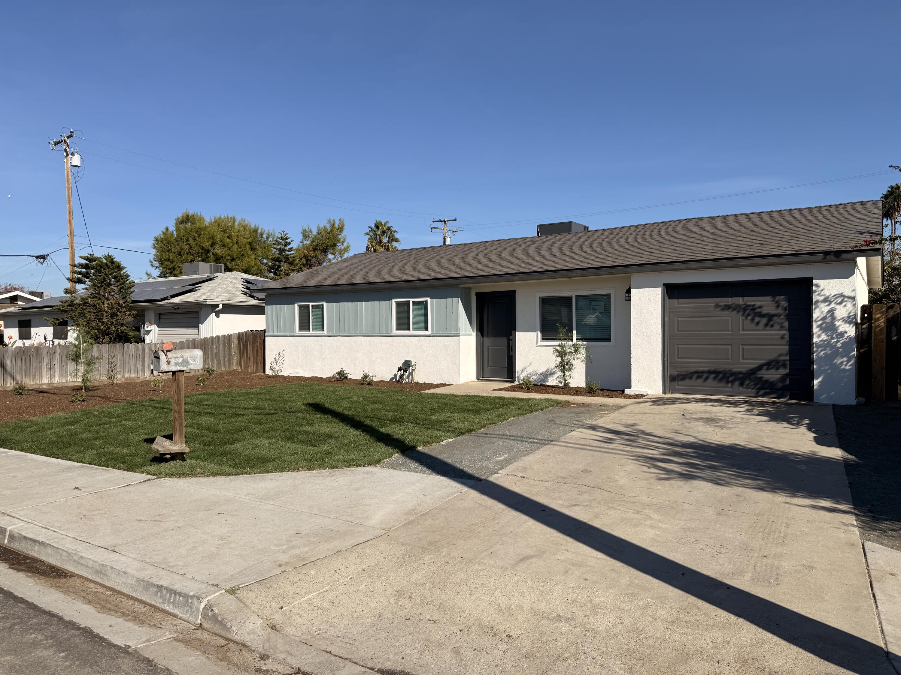 11541 11th Ave, Hanford, CA 93230