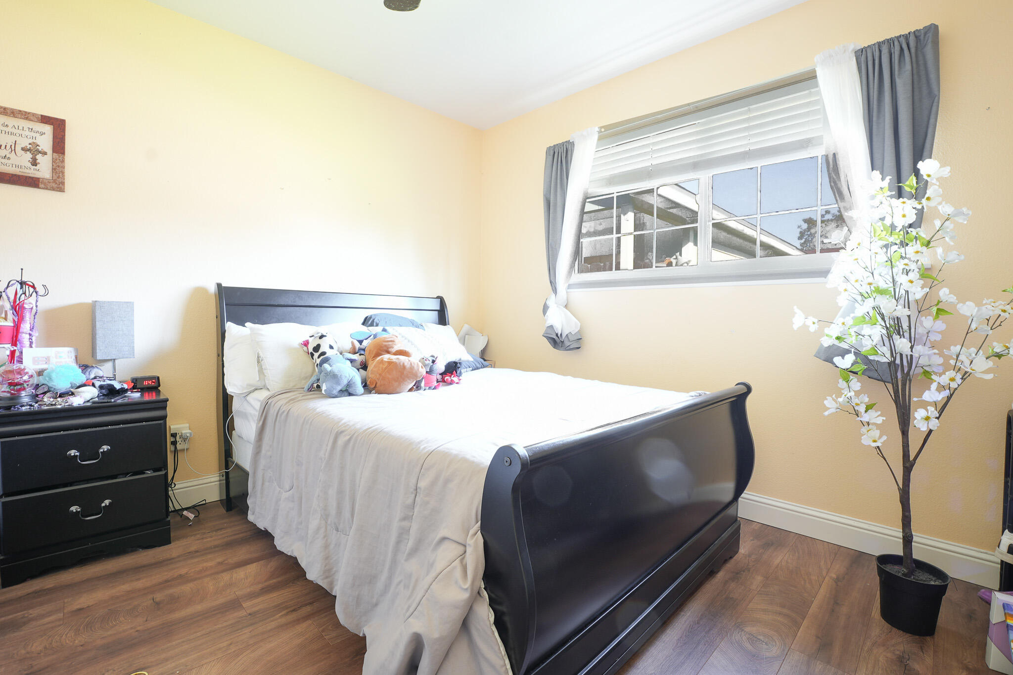 2922 S Linda Vista St, Visalia, CA 93277