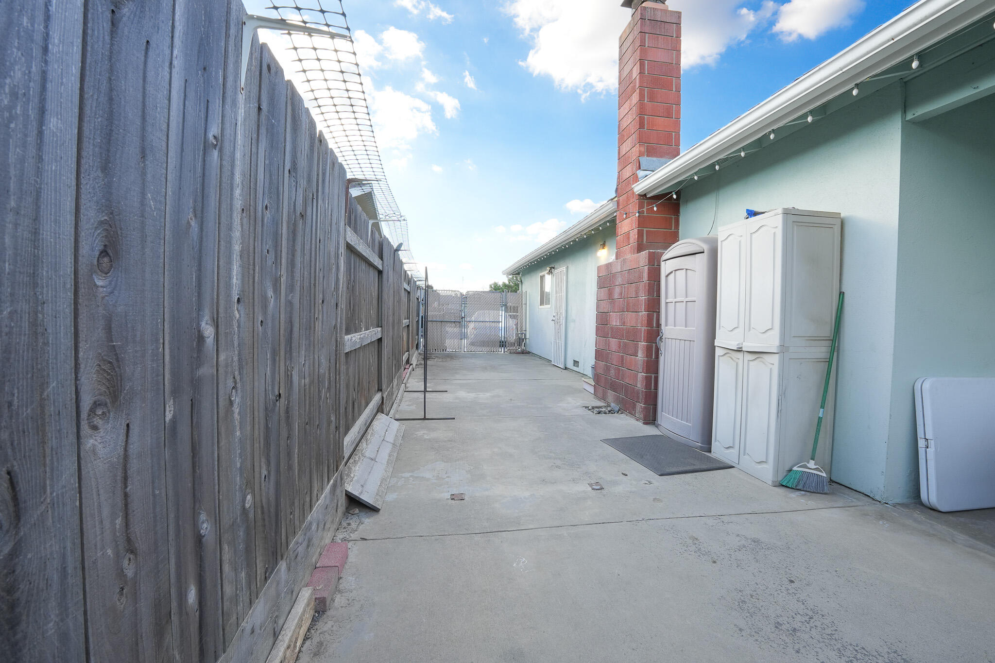 2922 S Linda Vista St, Visalia, CA 93277