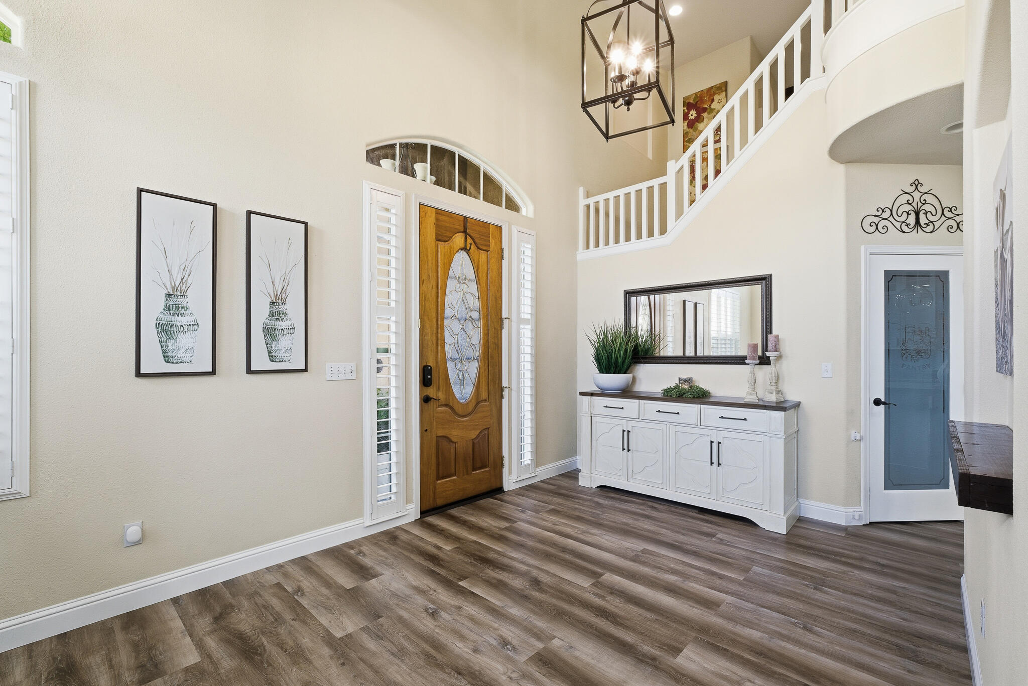 3511 S Oakhurst Ct, Visalia, CA 93292