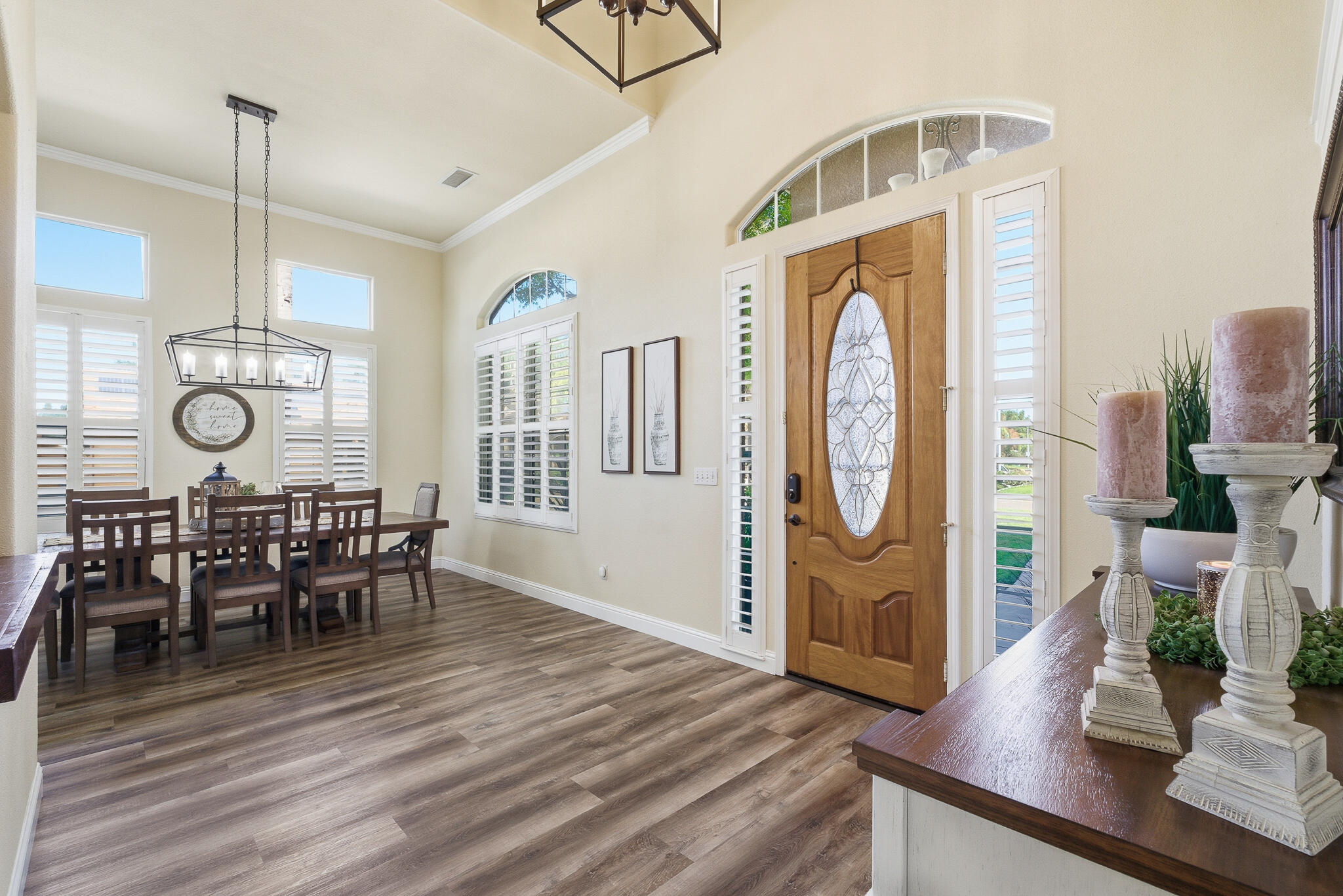 3511 S Oakhurst Ct, Visalia, CA 93292