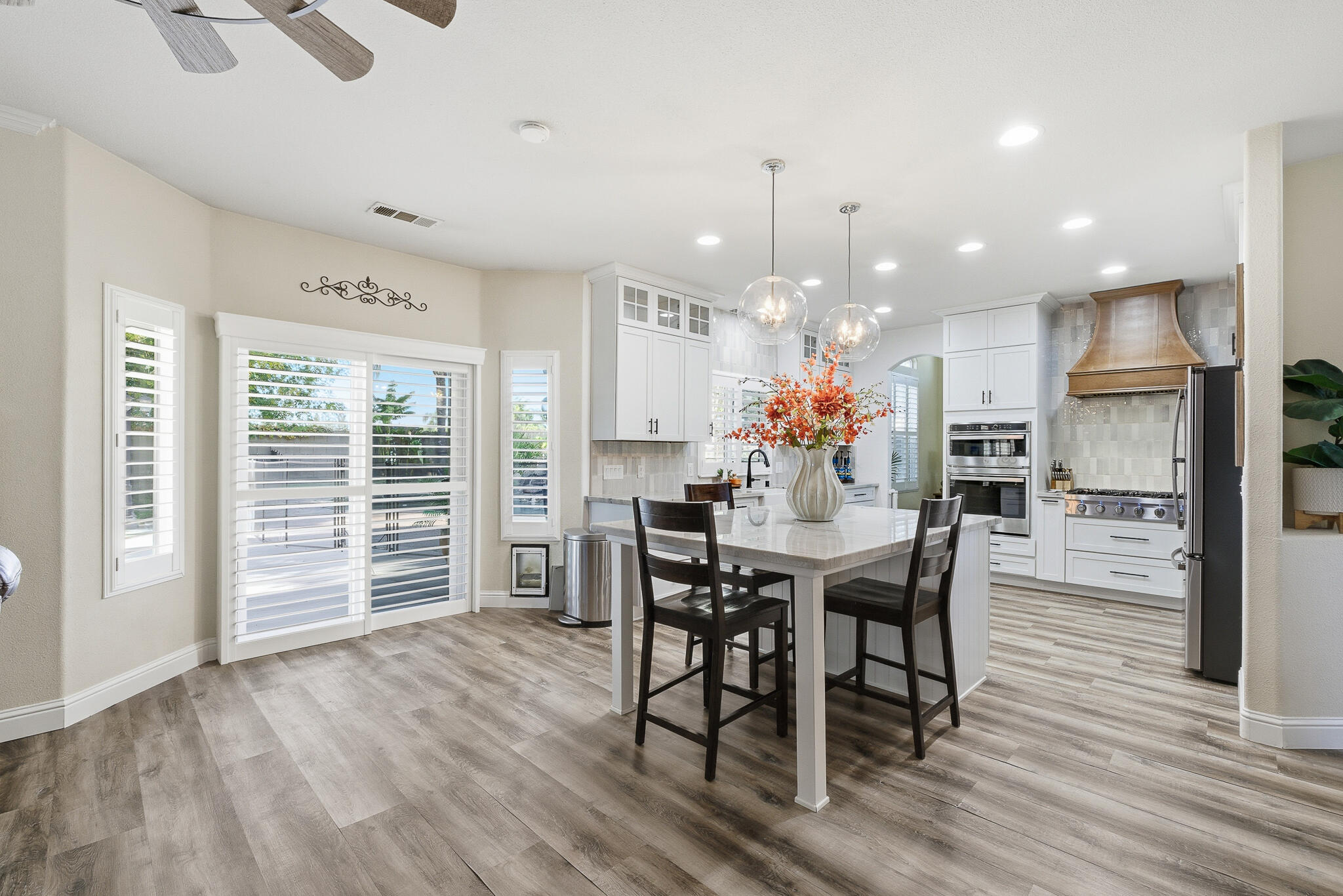 3511 S Oakhurst Ct, Visalia, CA 93292