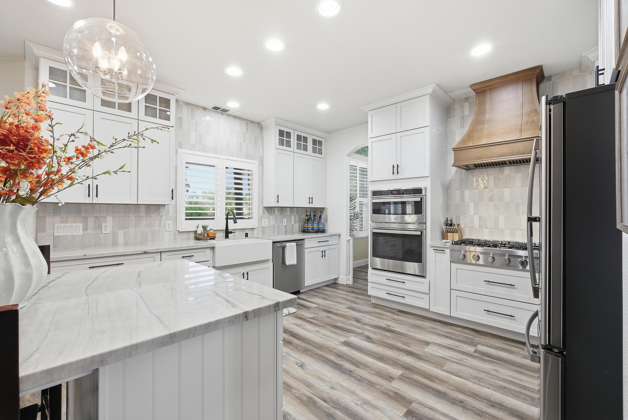 3511 S Oakhurst Ct, Visalia, CA 93292