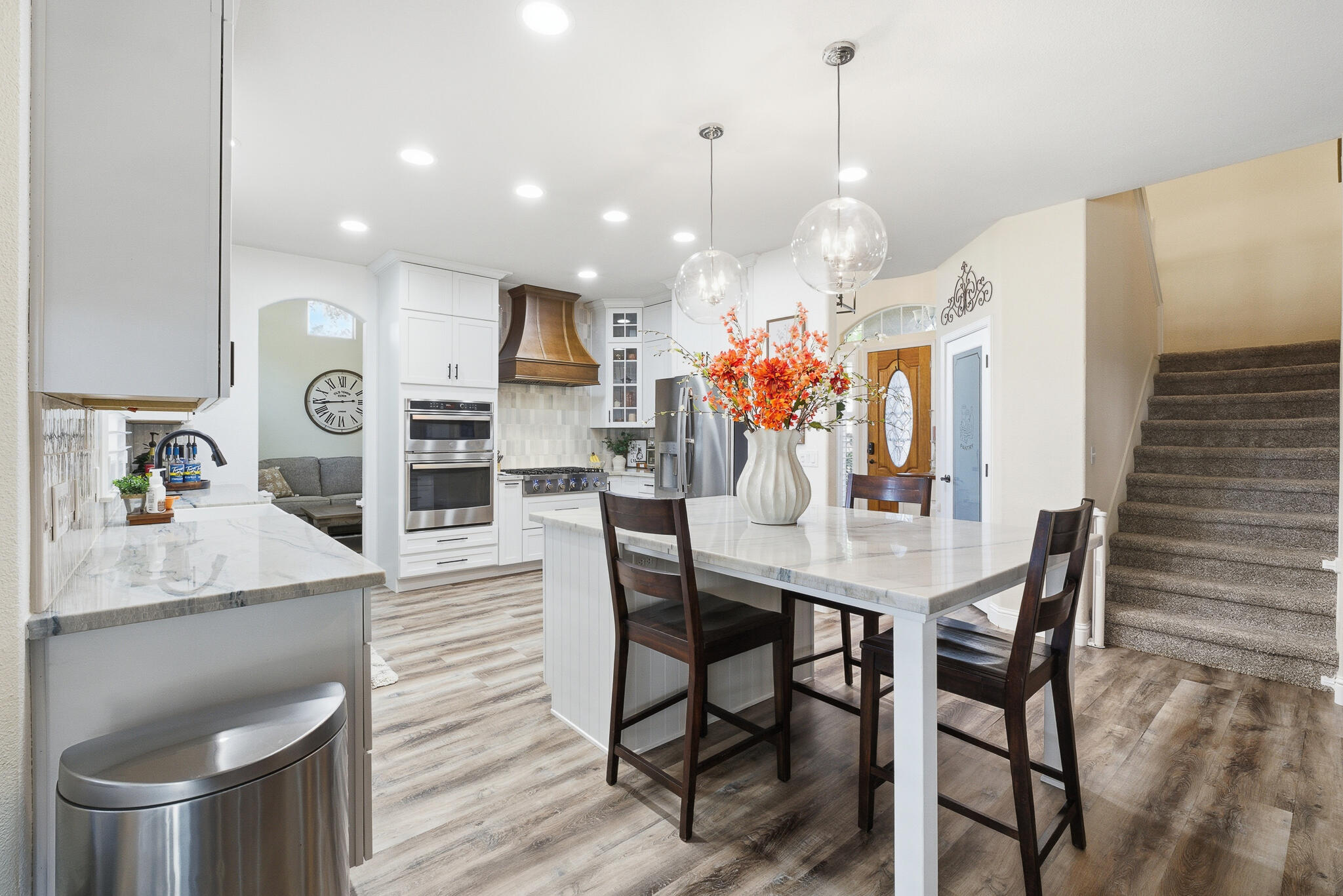 3511 S Oakhurst Ct, Visalia, CA 93292