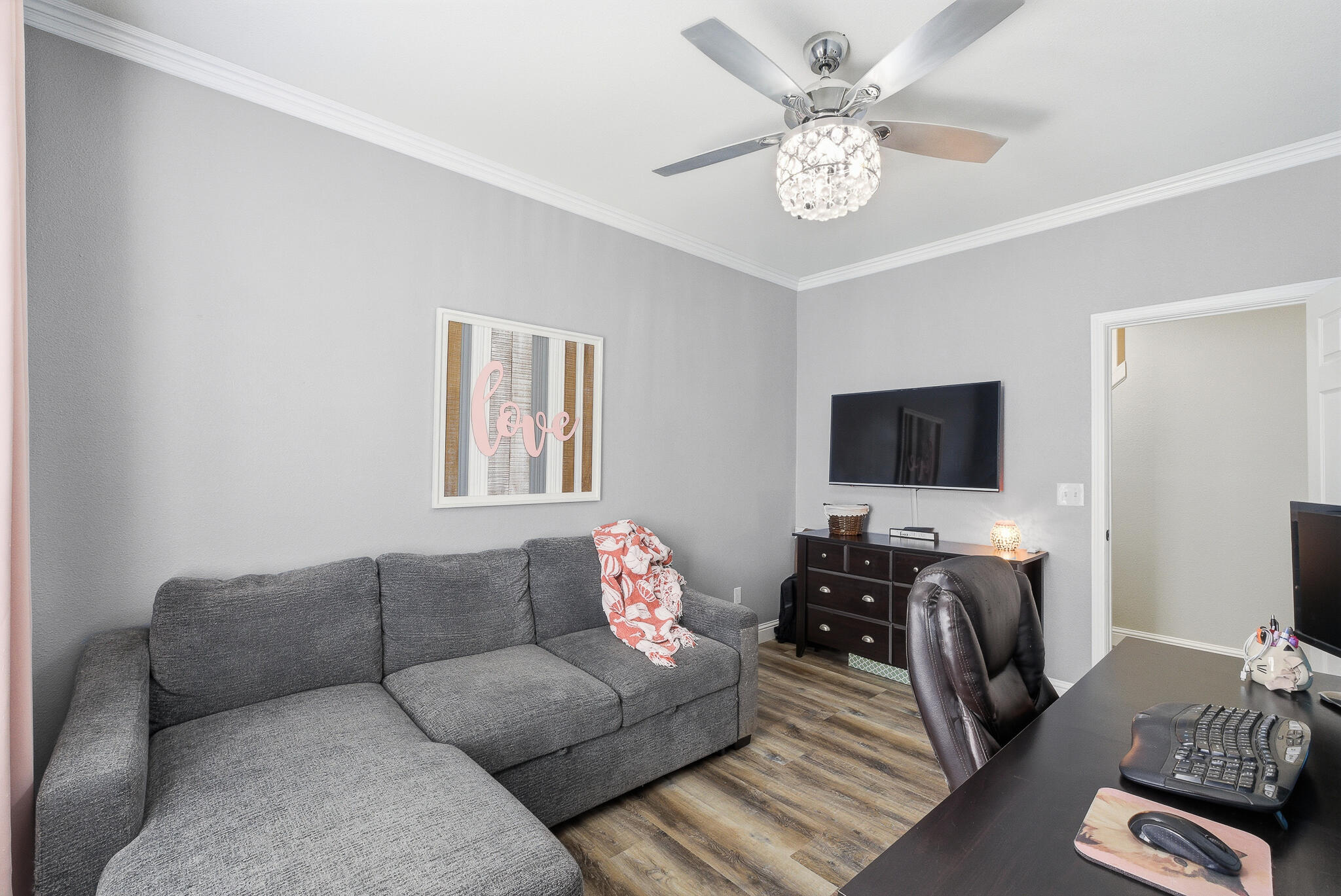 3511 S Oakhurst Ct, Visalia, CA 93292