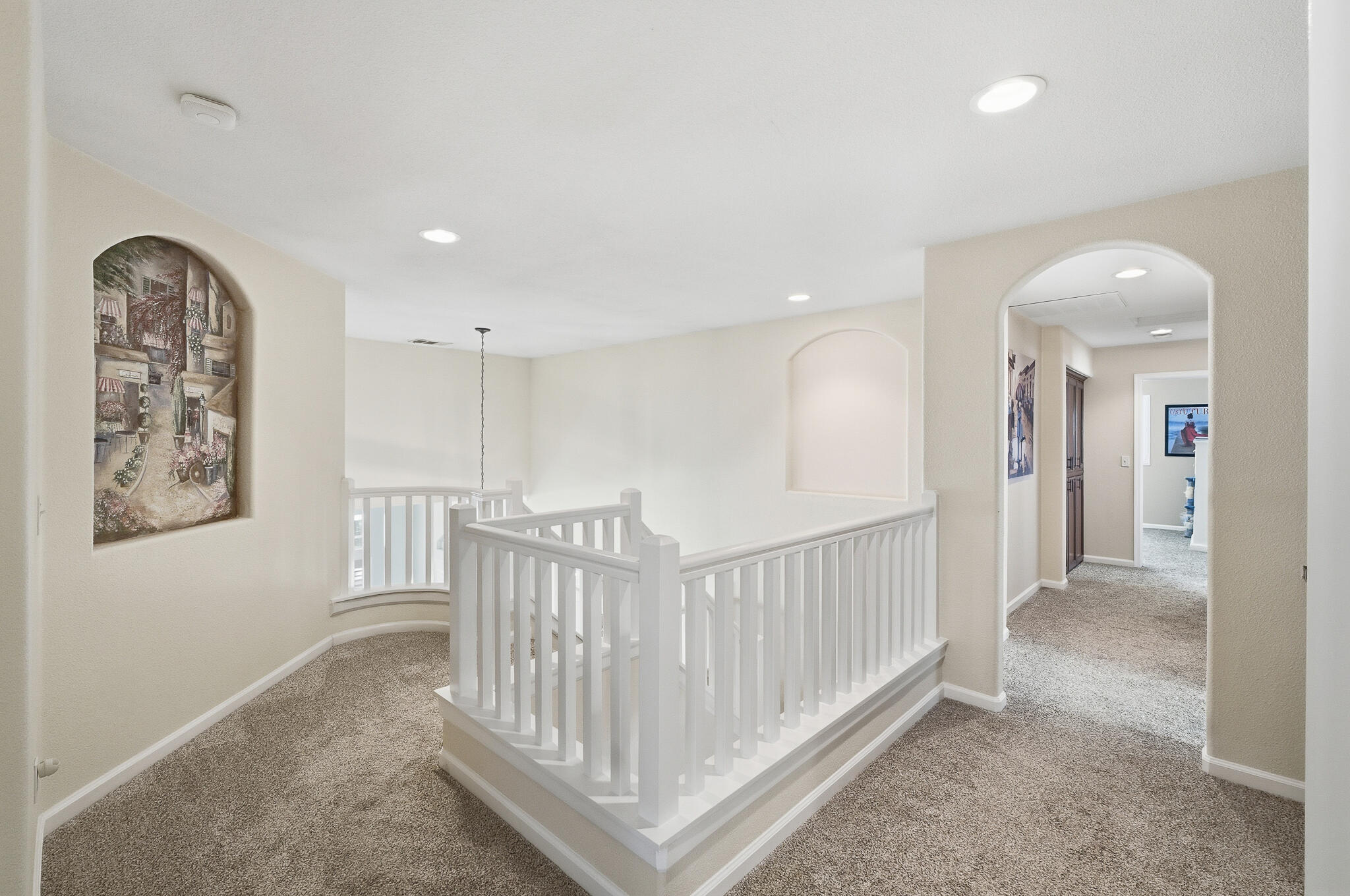 3511 S Oakhurst Ct, Visalia, CA 93292