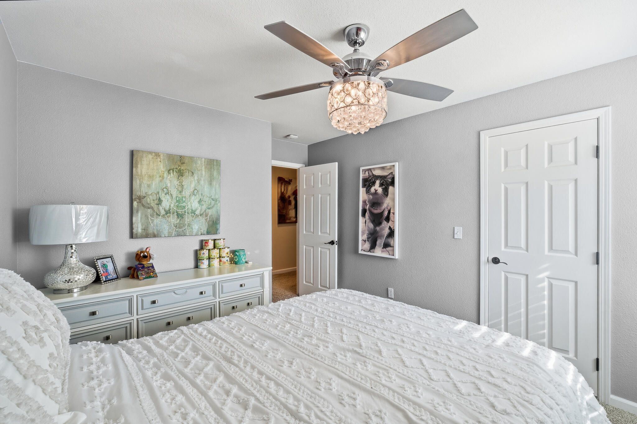 3511 S Oakhurst Ct, Visalia, CA 93292