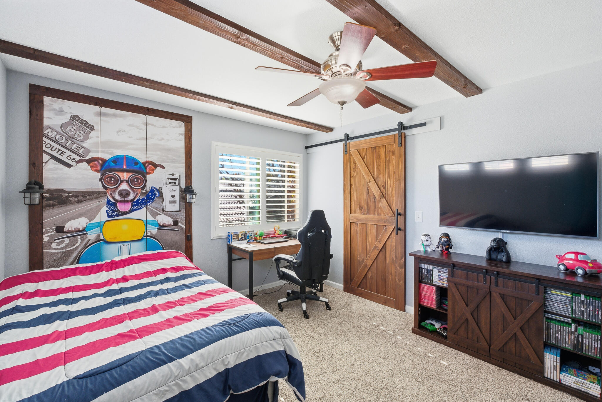 3511 S Oakhurst Ct, Visalia, CA 93292