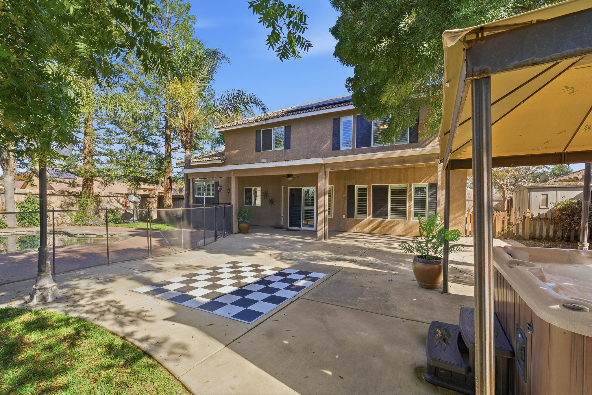 3511 S Oakhurst Ct, Visalia, CA 93292