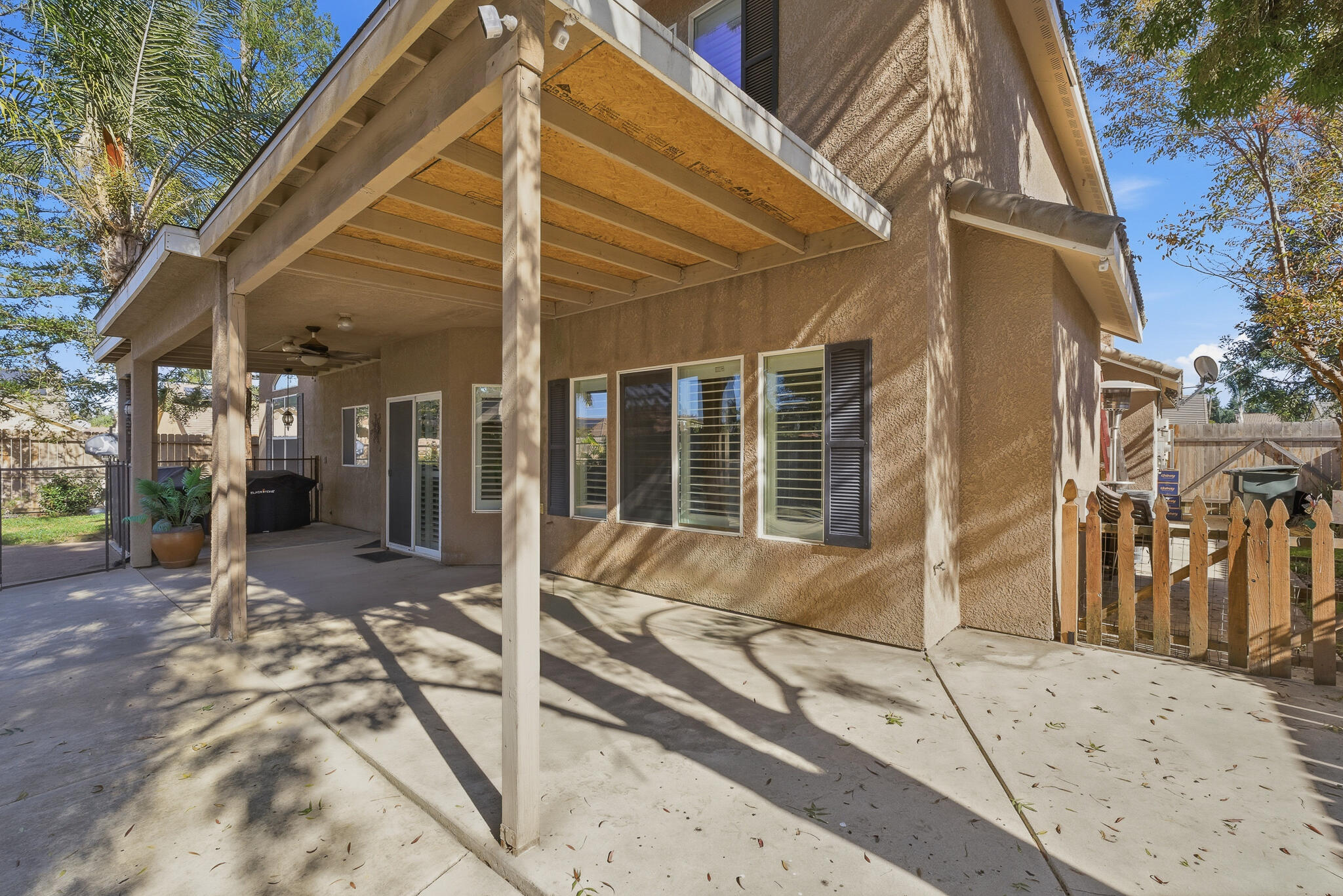 3511 S Oakhurst Ct, Visalia, CA 93292