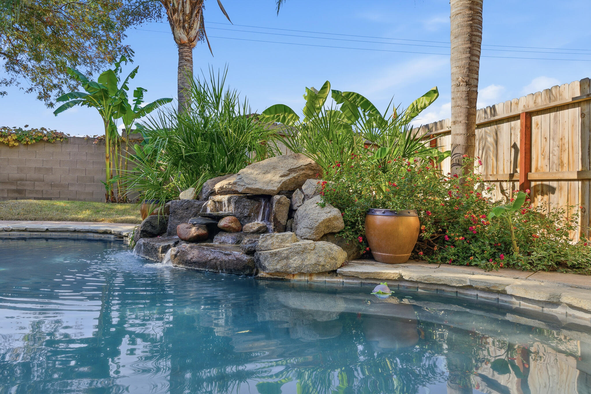 3511 S Oakhurst Ct, Visalia, CA 93292