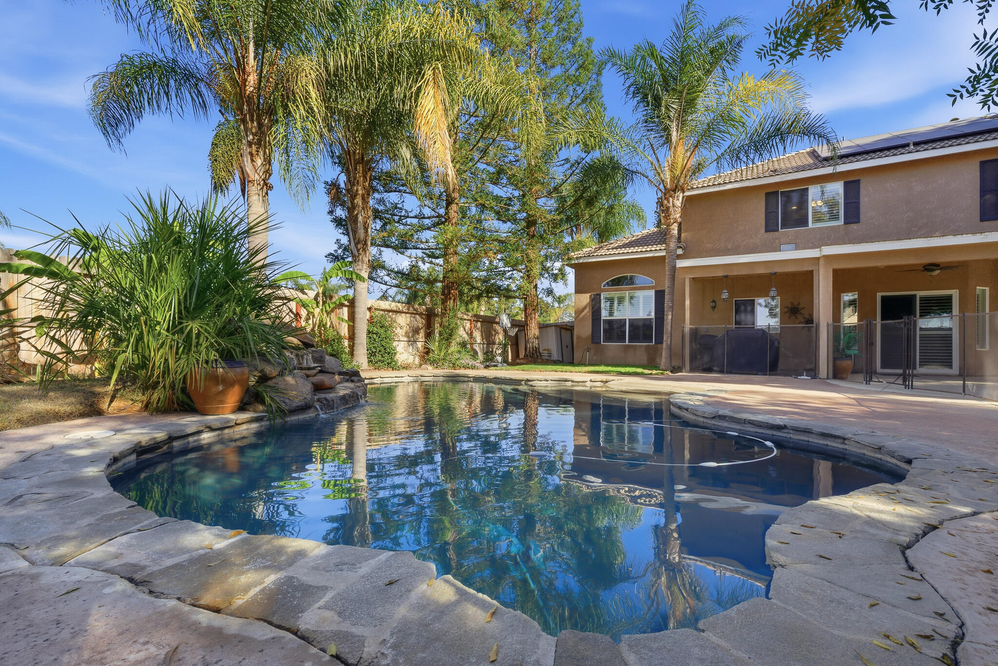 3511 S Oakhurst Ct, Visalia, CA 93292