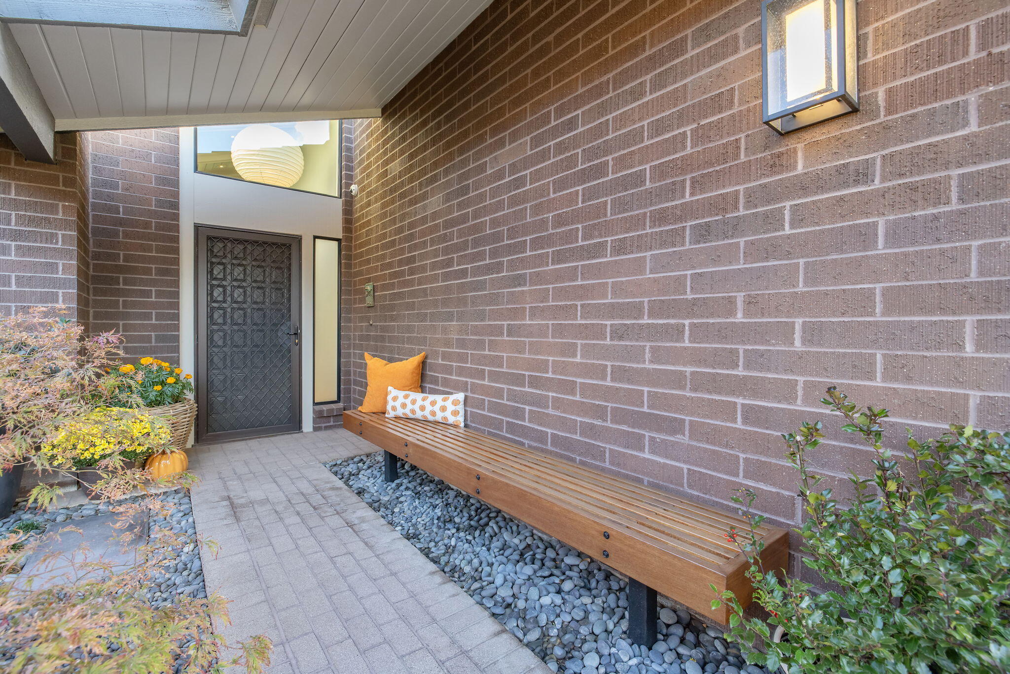 716 N Silvervale Dr, Visalia, CA 93291