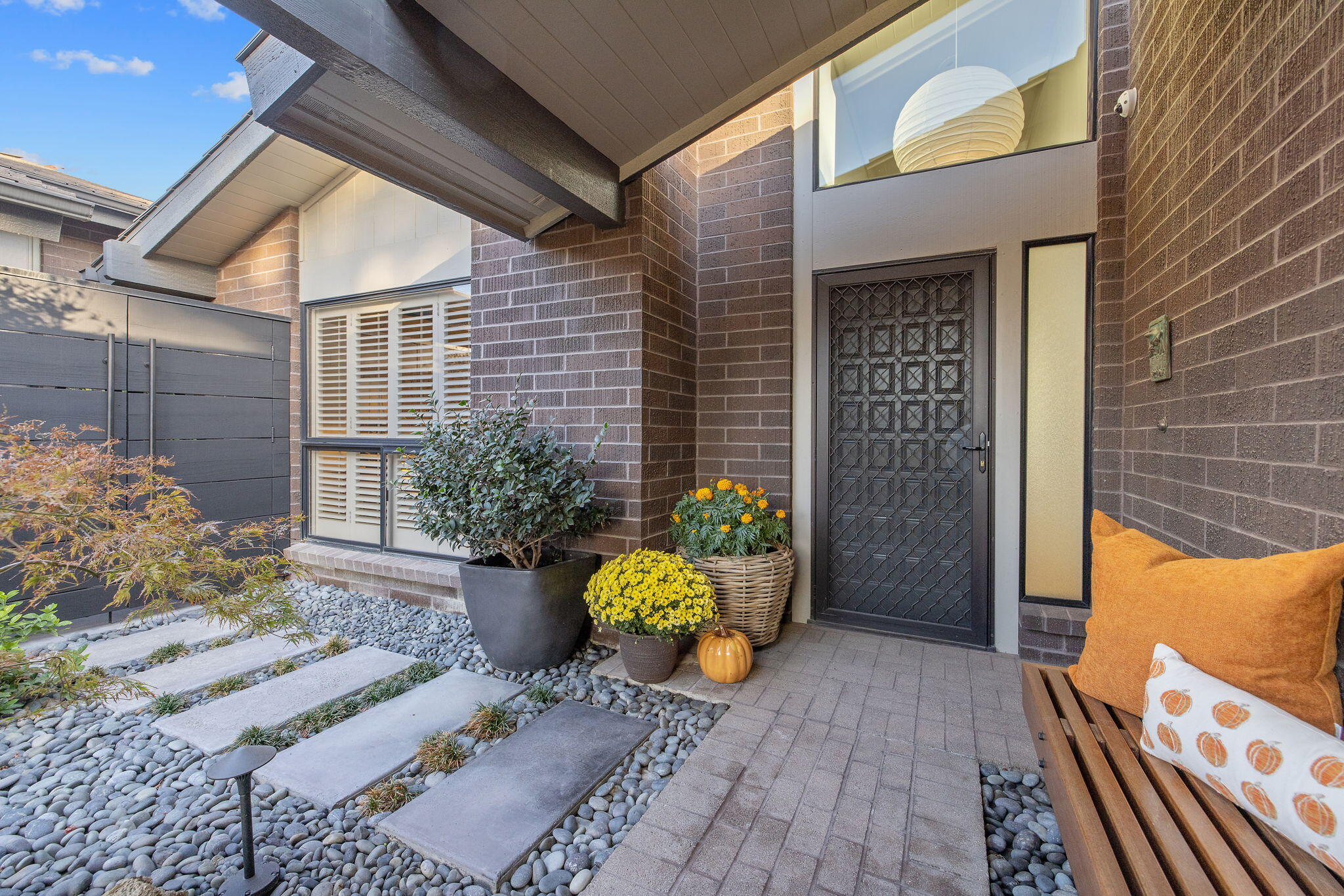 716 N Silvervale Dr, Visalia, CA 93291