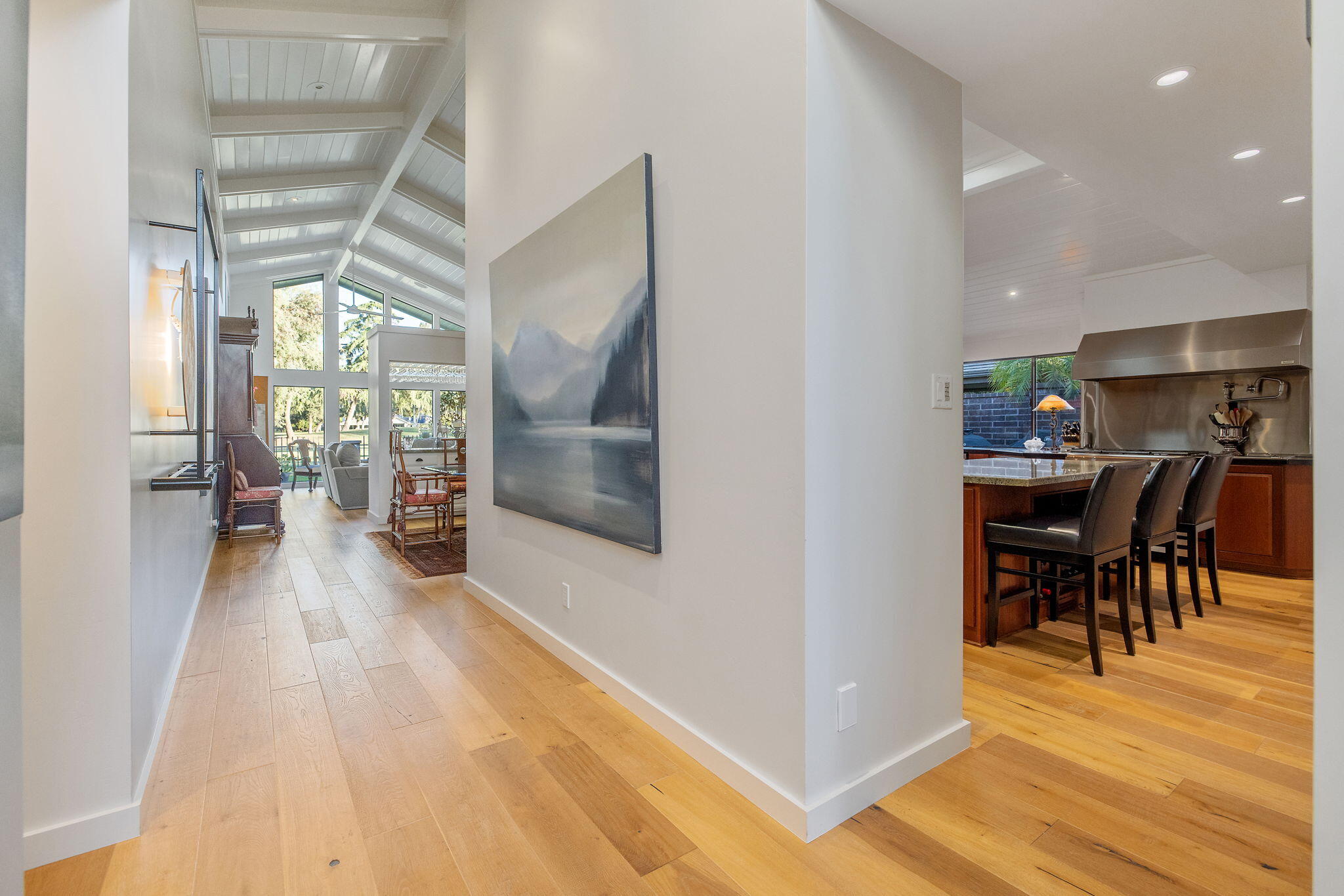 716 N Silvervale Dr, Visalia, CA 93291