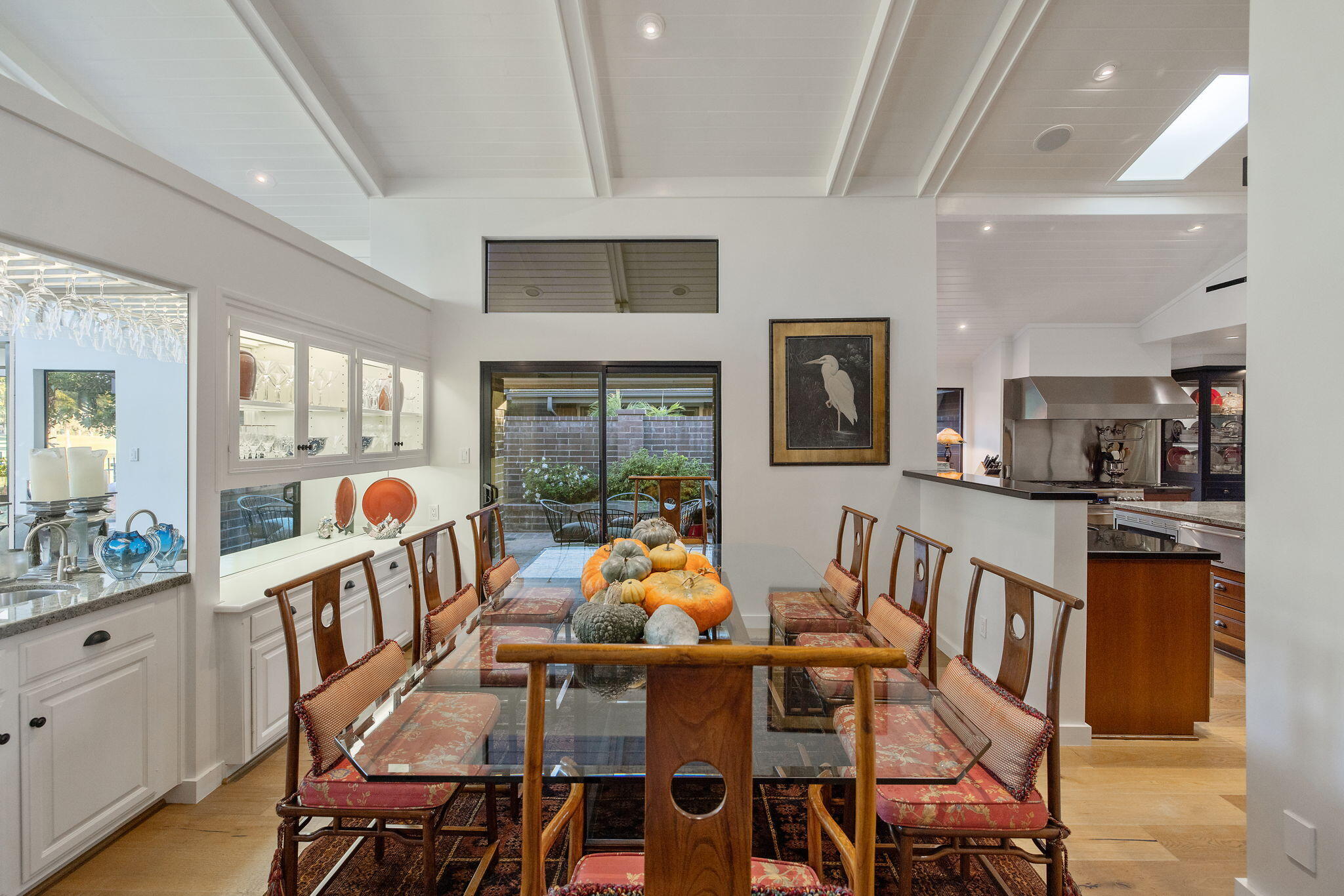 716 N Silvervale Dr, Visalia, CA 93291