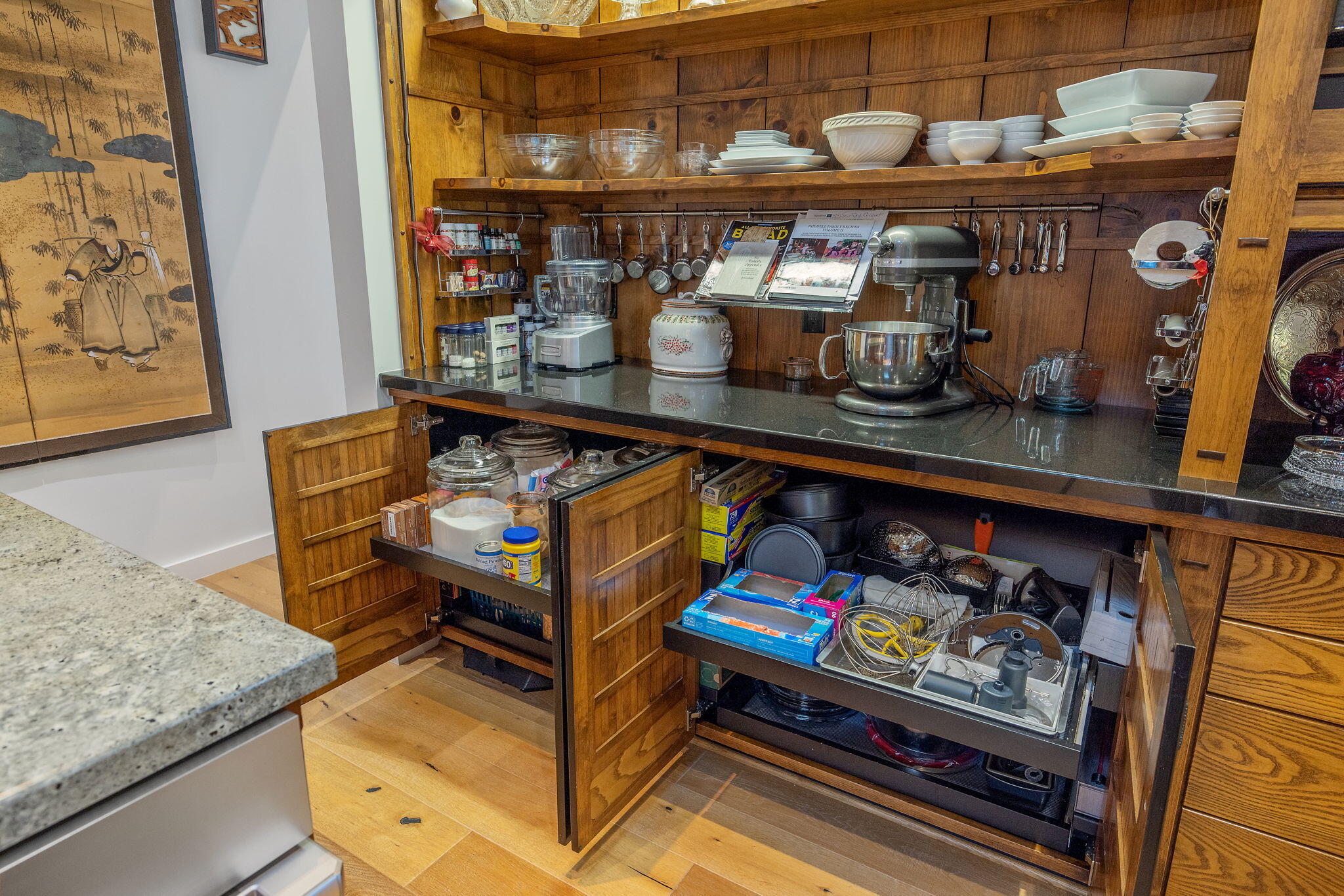 716 N Silvervale Dr, Visalia, CA 93291