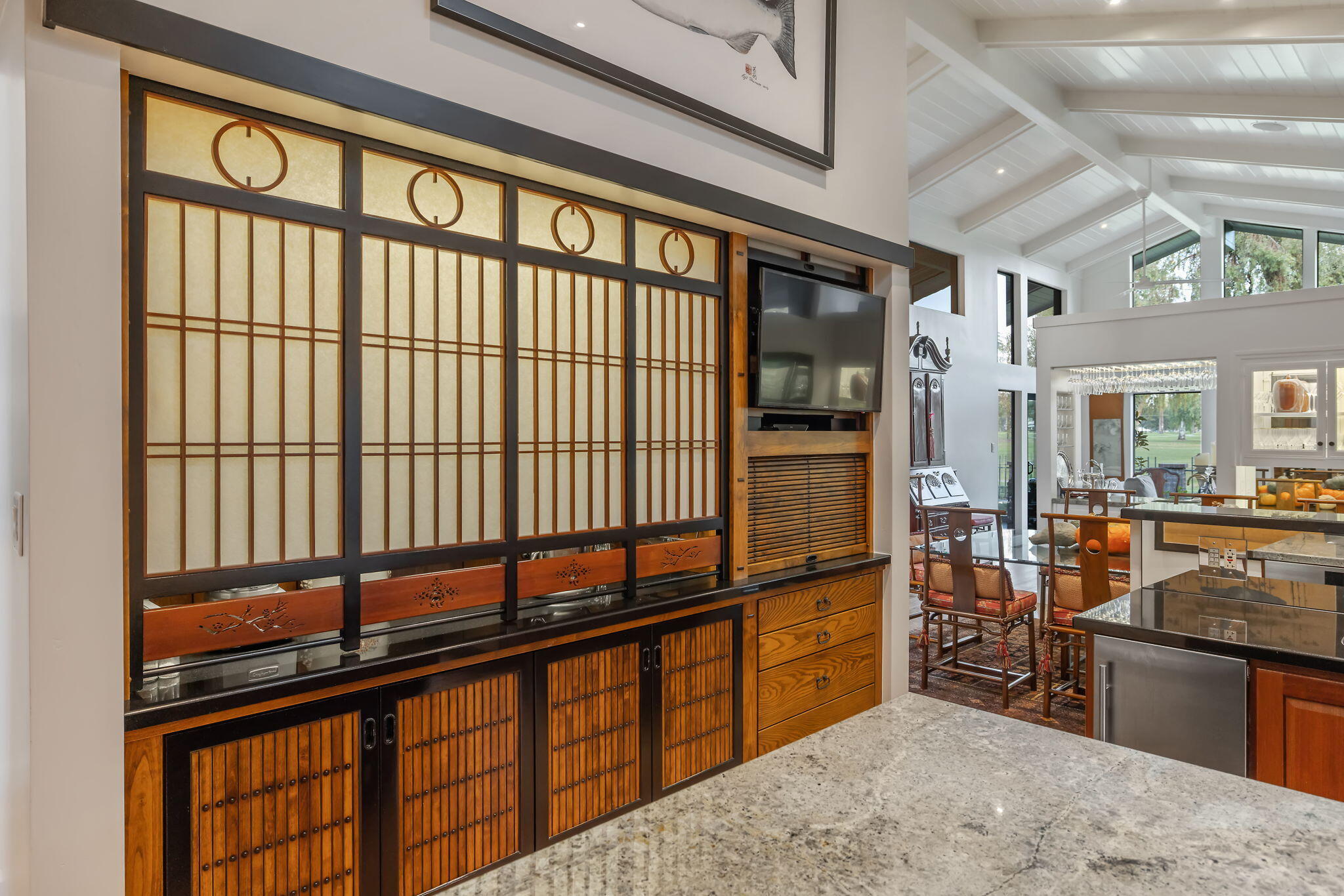 716 N Silvervale Dr, Visalia, CA 93291