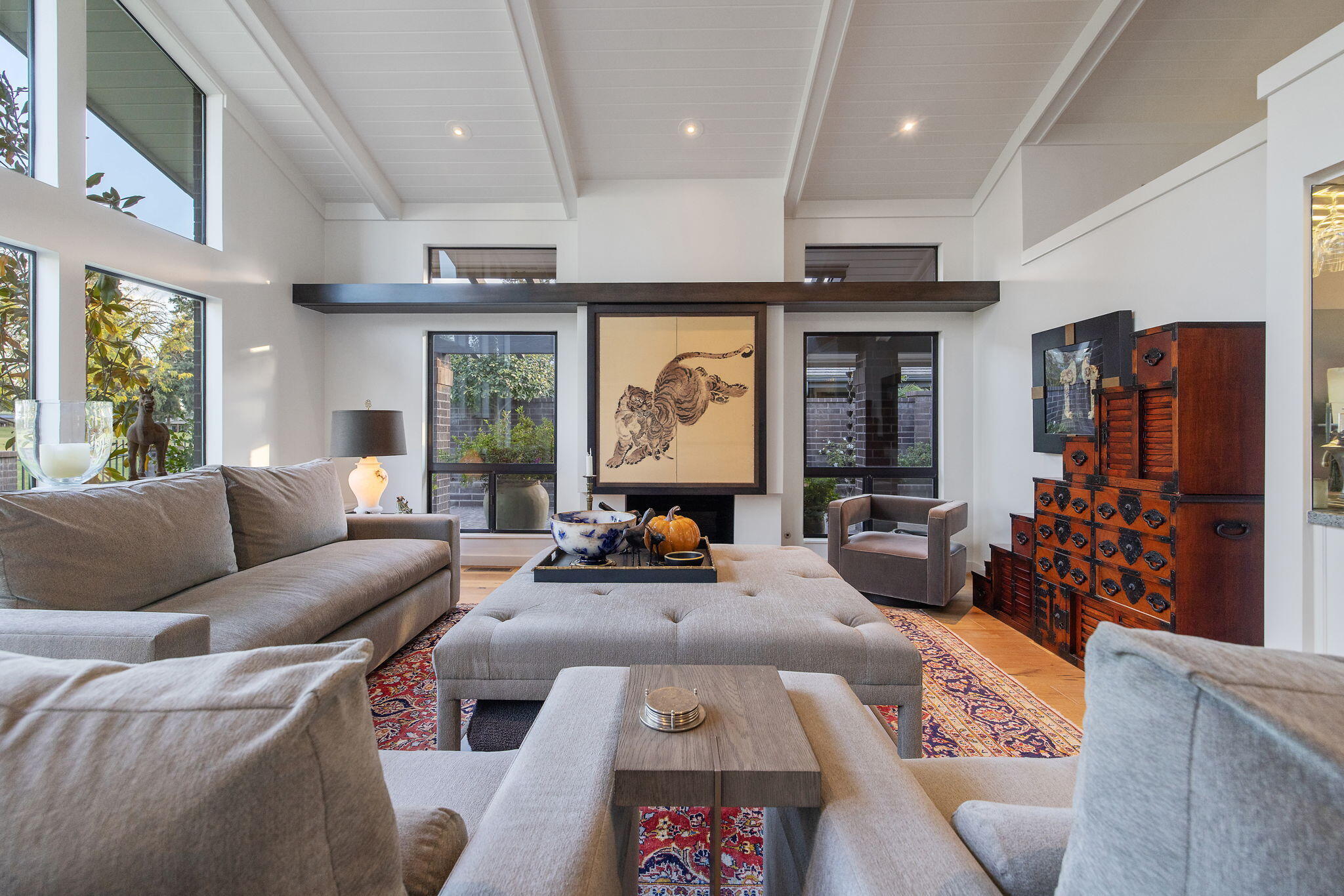 716 N Silvervale Dr, Visalia, CA 93291