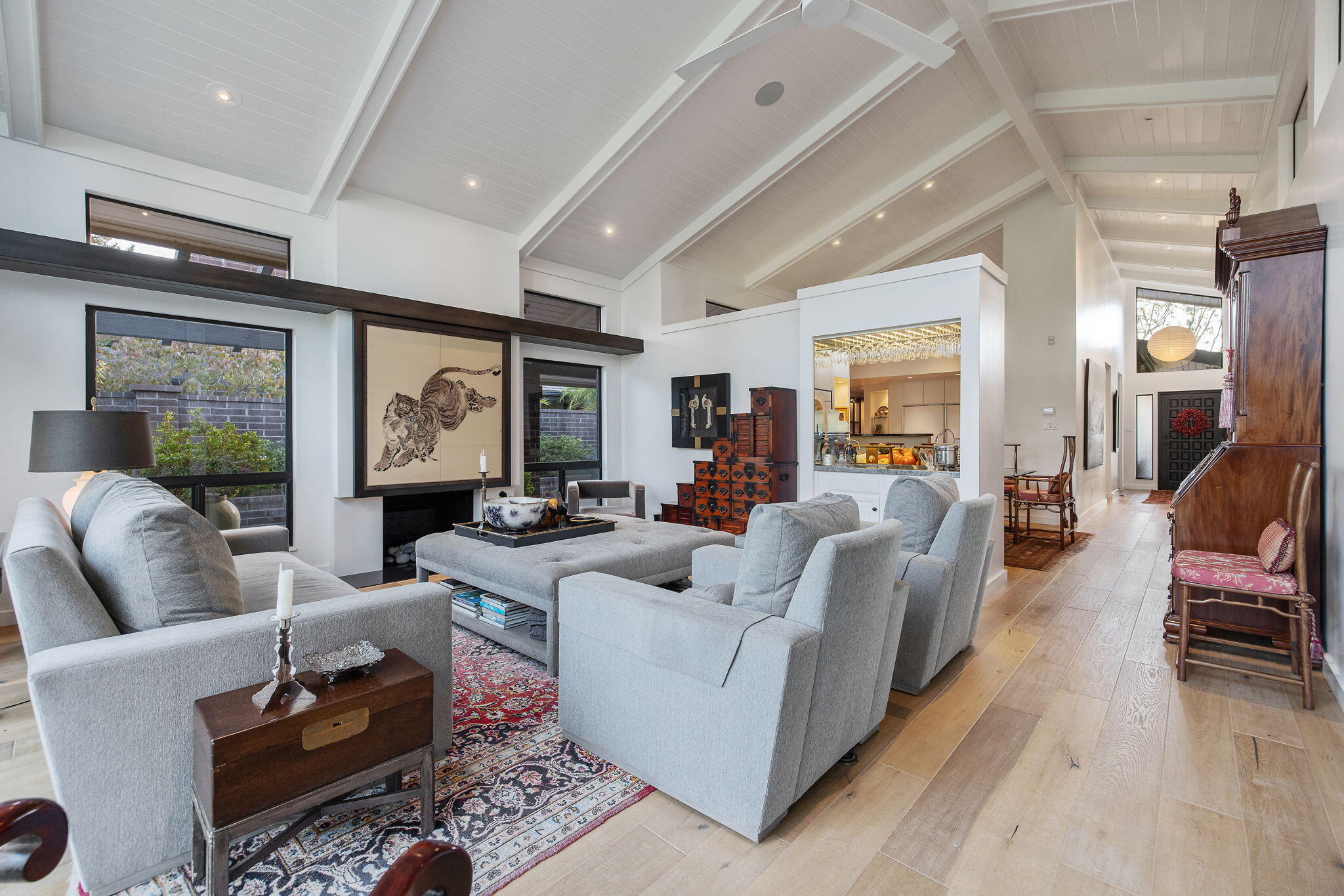 716 N Silvervale Dr, Visalia, CA 93291