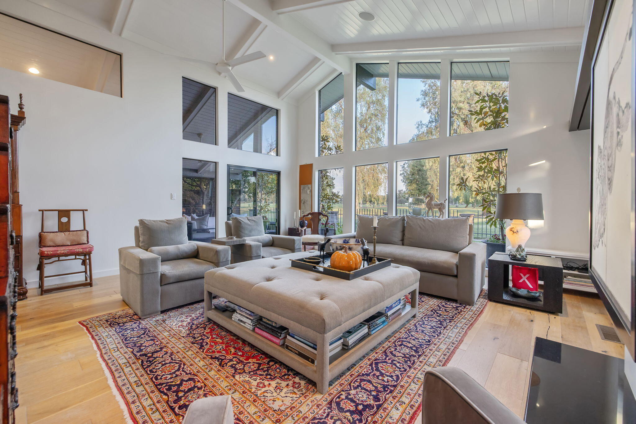 716 N Silvervale Dr, Visalia, CA 93291