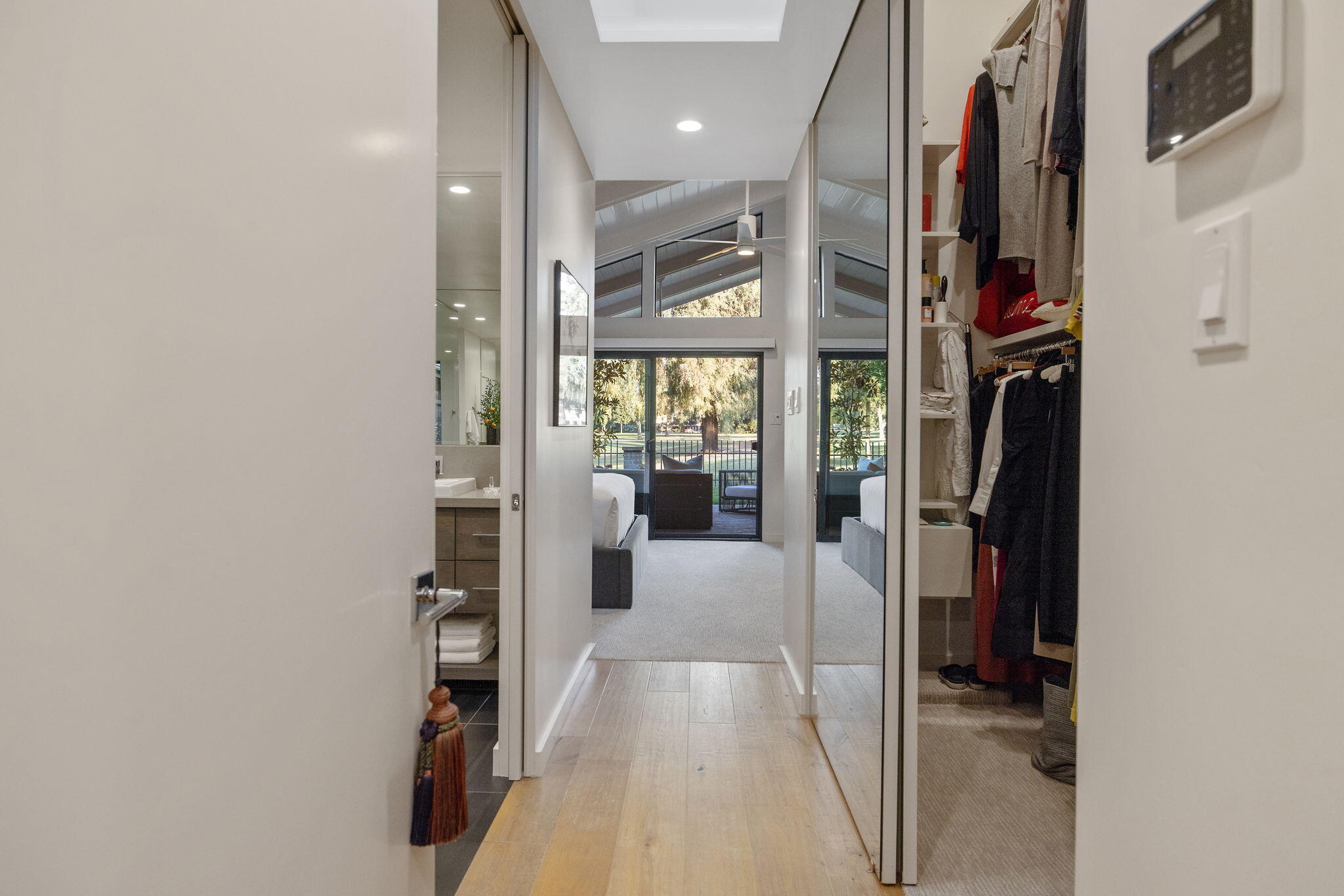 716 N Silvervale Dr, Visalia, CA 93291