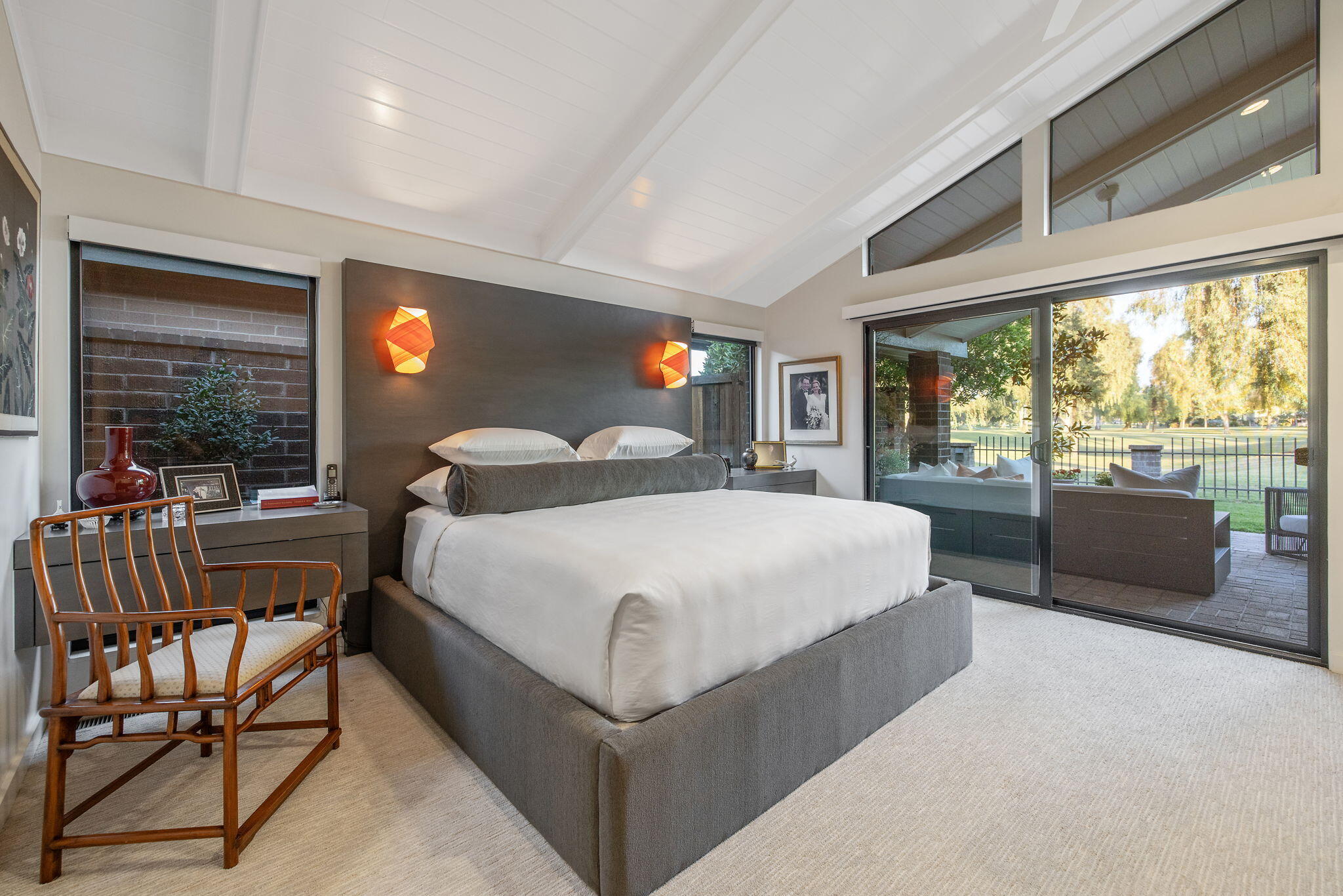 716 N Silvervale Dr, Visalia, CA 93291