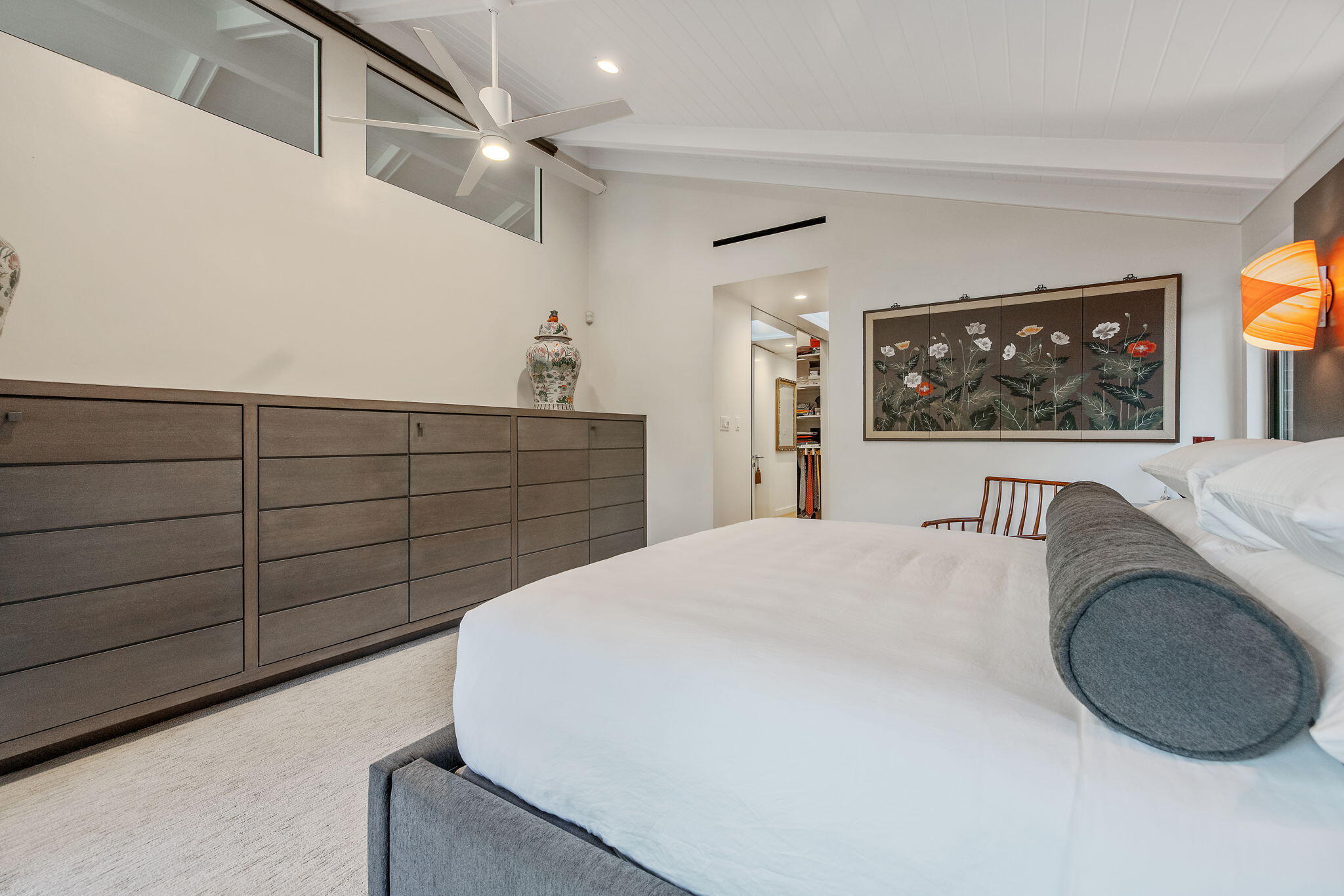 716 N Silvervale Dr, Visalia, CA 93291