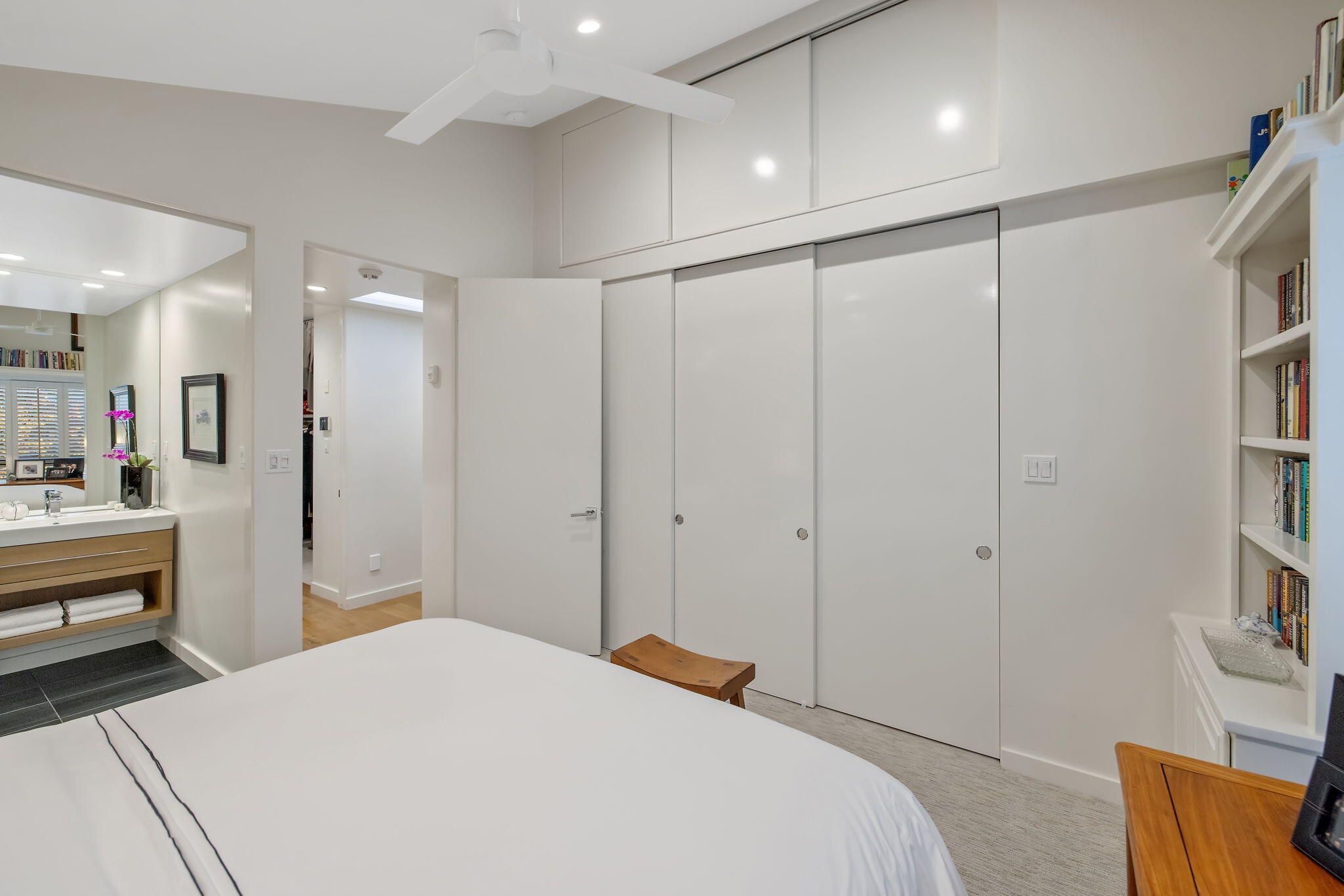 716 N Silvervale Dr, Visalia, CA 93291