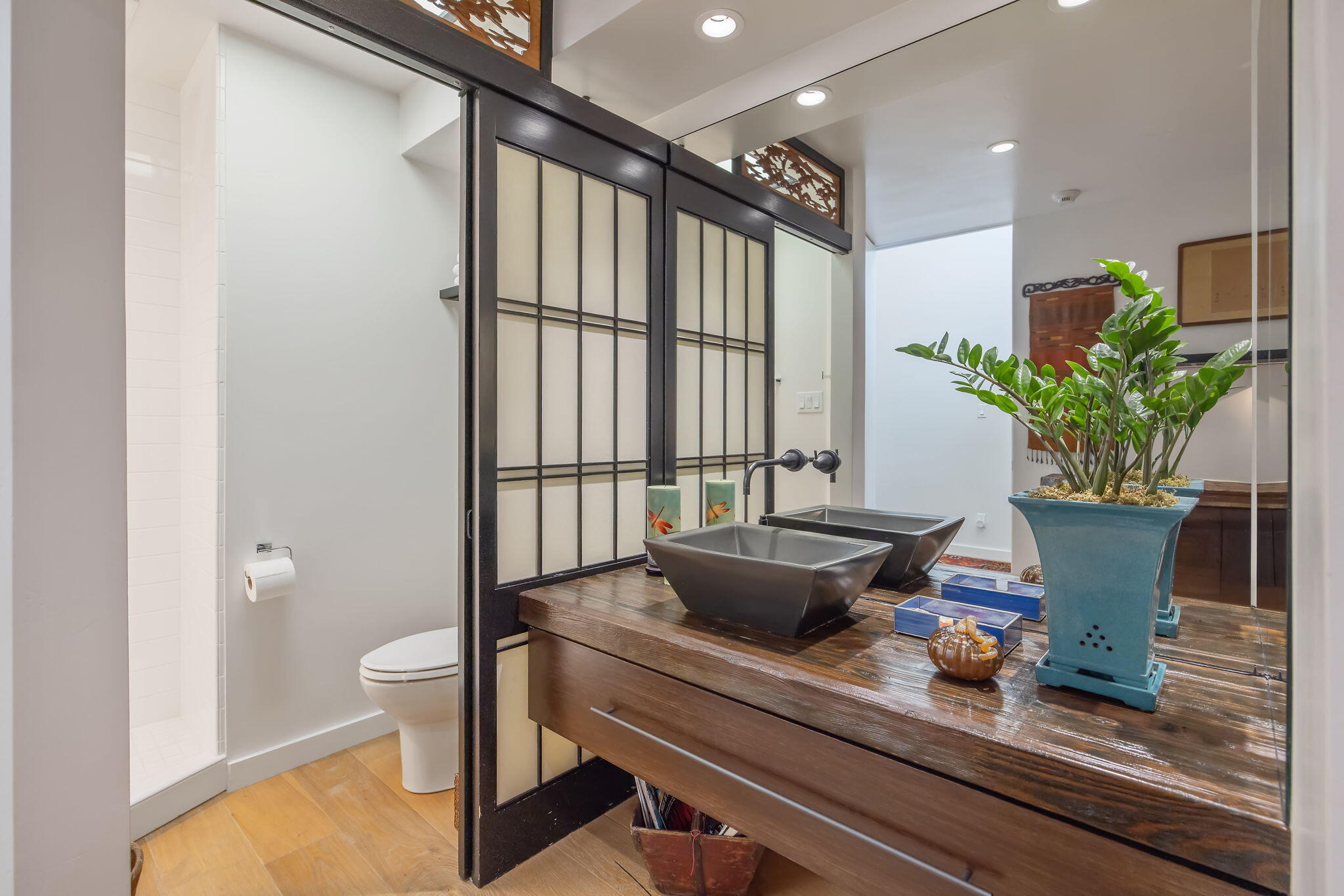 716 N Silvervale Dr, Visalia, CA 93291