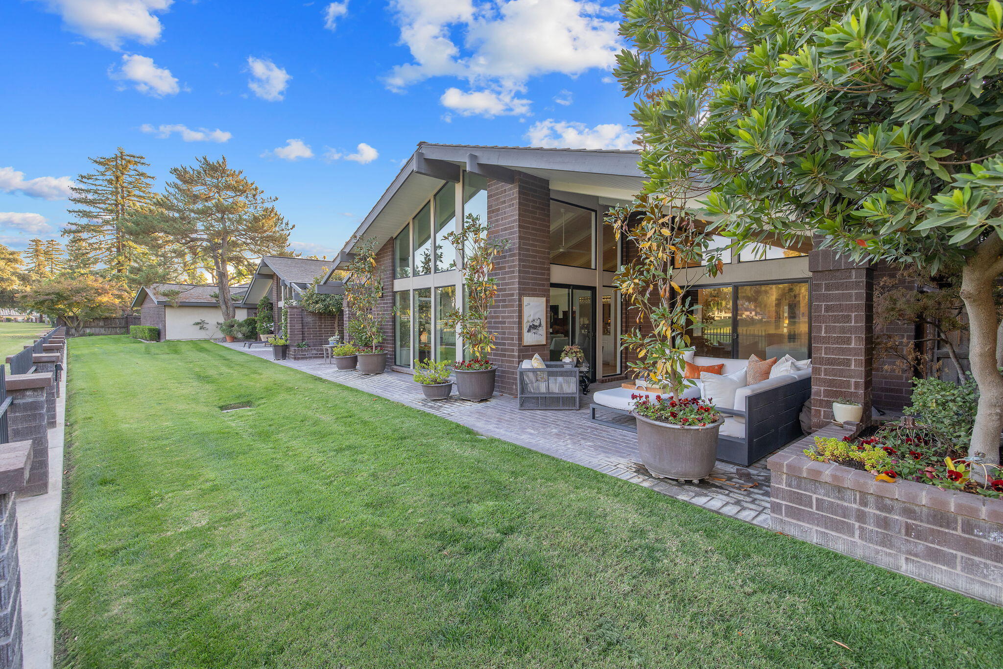 716 N Silvervale Dr, Visalia, CA 93291