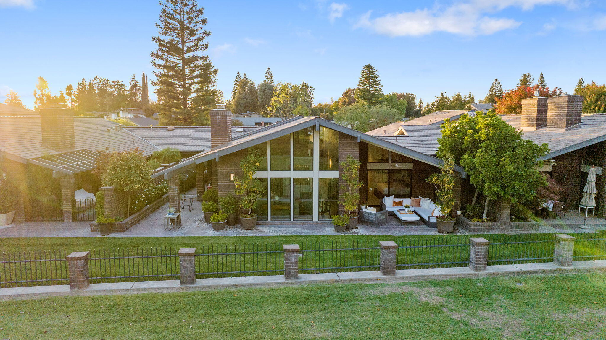 716 N Silvervale Dr, Visalia, CA 93291