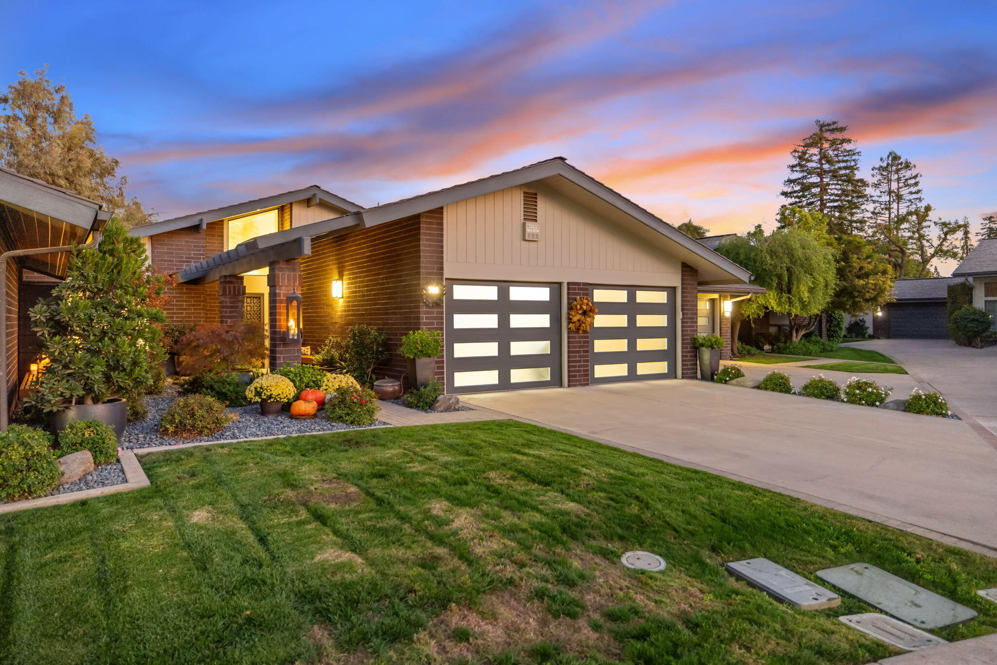 716 N Silvervale Dr, Visalia, CA 93291