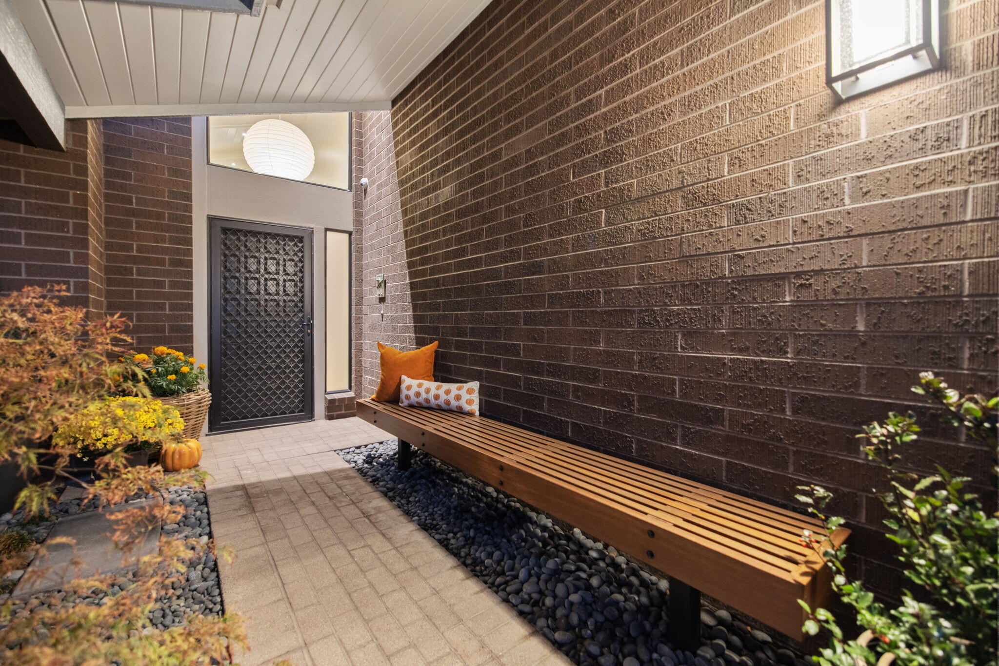 716 N Silvervale Dr, Visalia, CA 93291