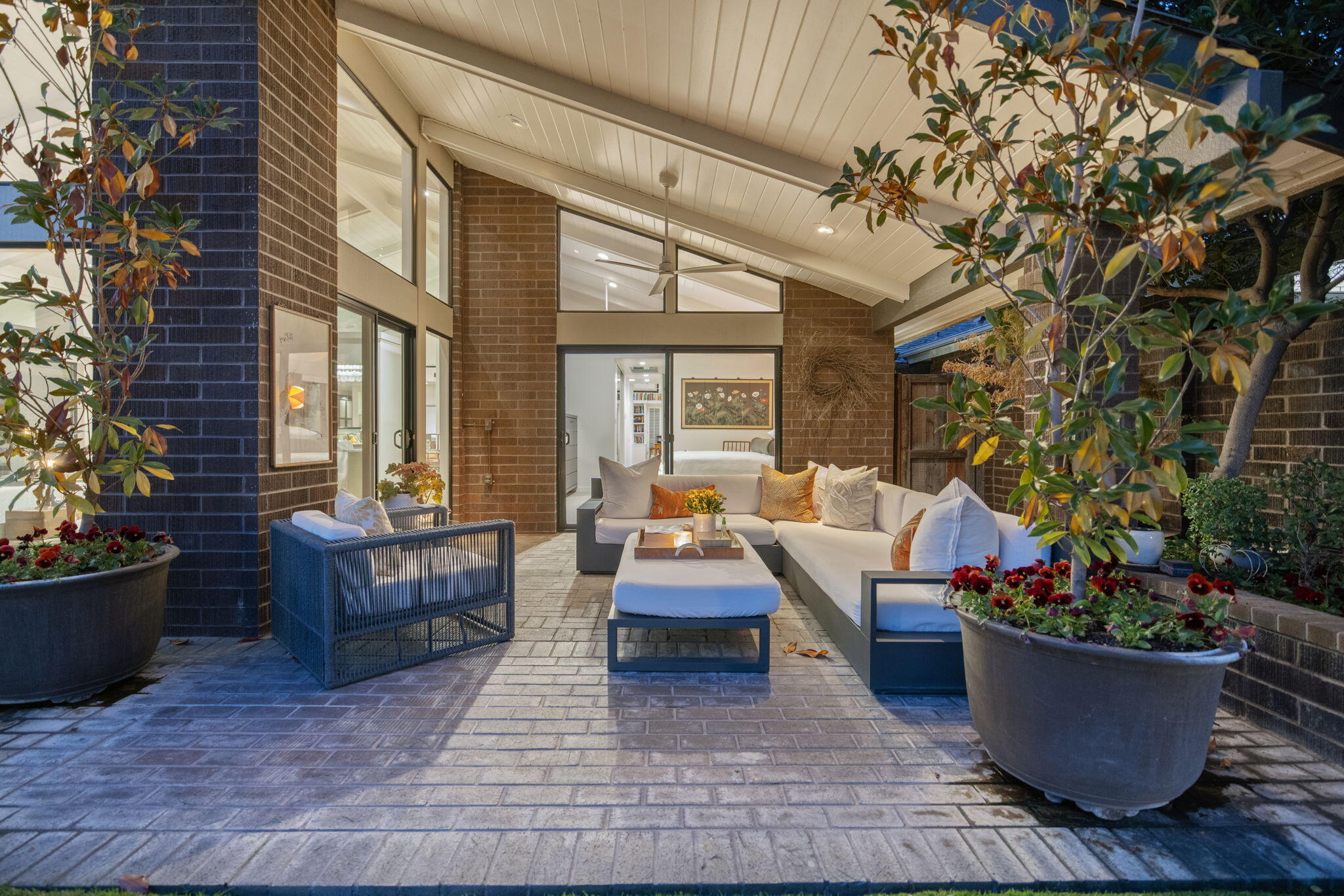 716 N Silvervale Dr, Visalia, CA 93291