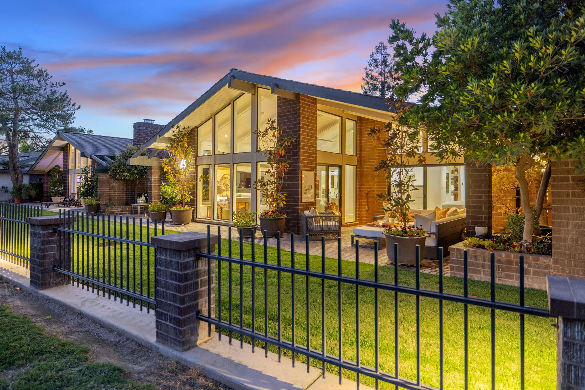 716 N Silvervale Dr, Visalia, CA 93291