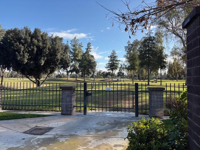 716 N Silvervale Dr, Visalia, CA 93291