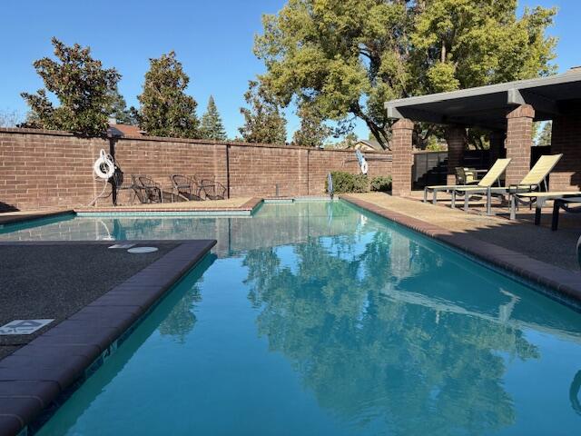 716 N Silvervale Dr, Visalia, CA 93291