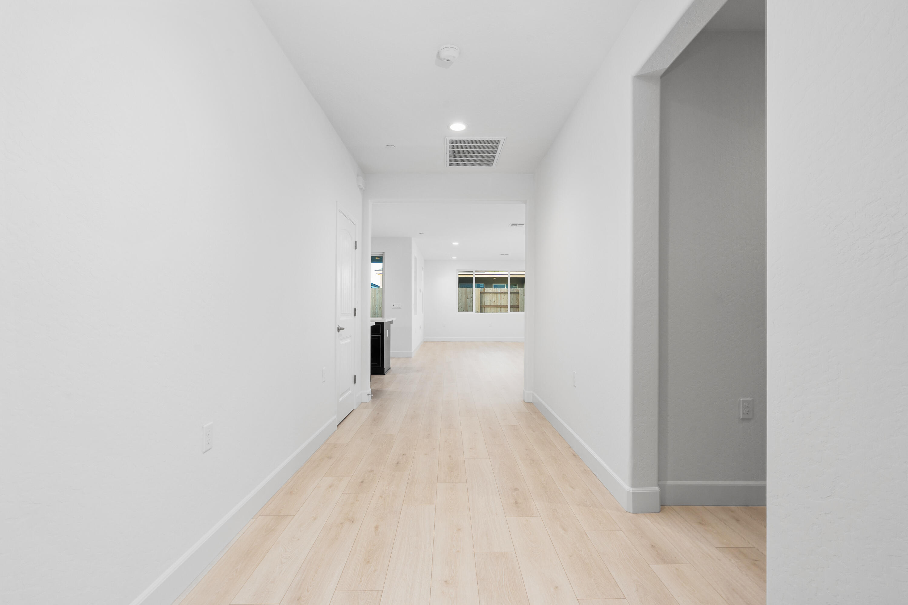 2936 Crystal Downs Ave, Tulare, CA 93274