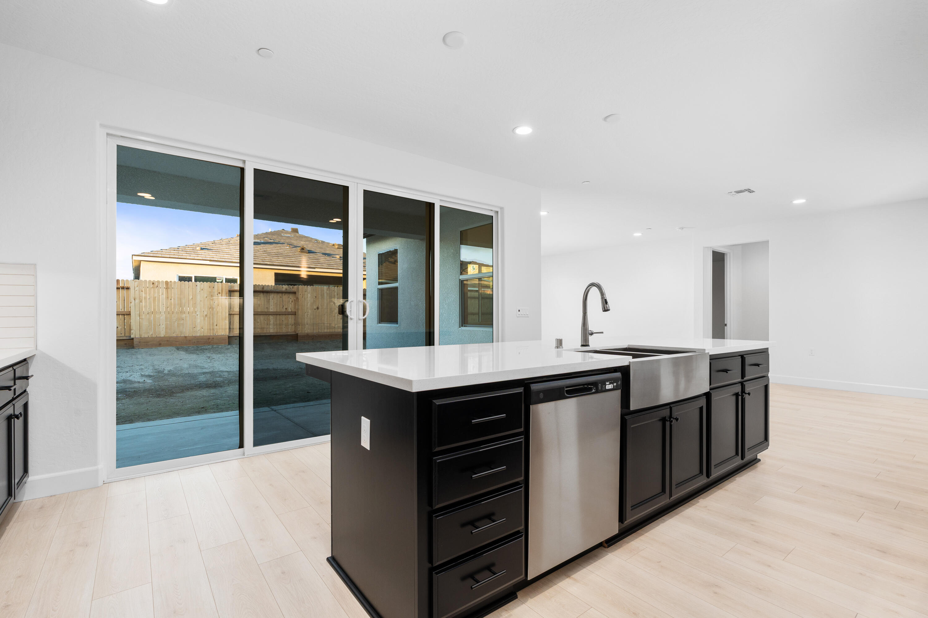 2936 Crystal Downs Ave, Tulare, CA 93274