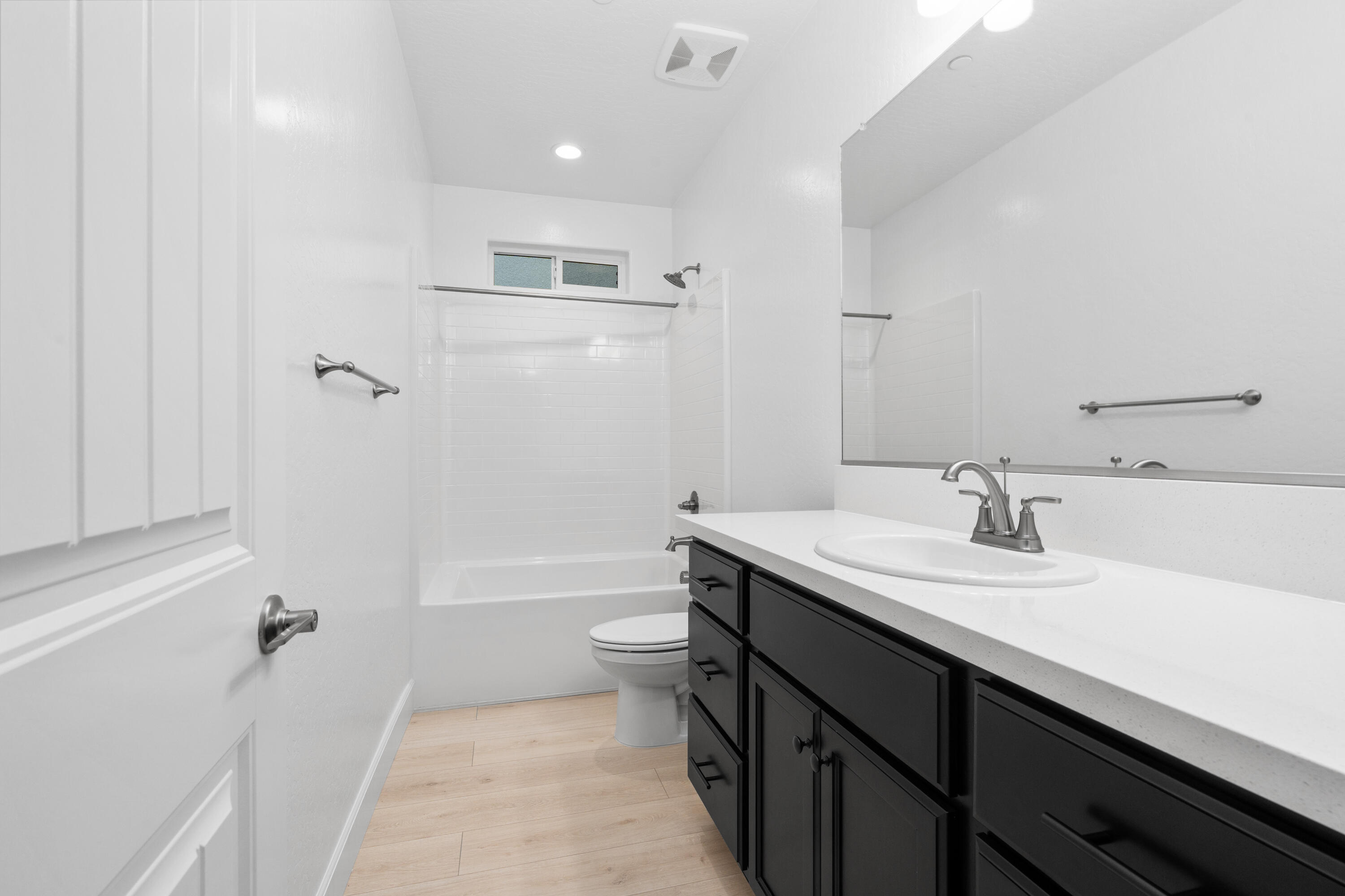 2936 Crystal Downs Ave, Tulare, CA 93274