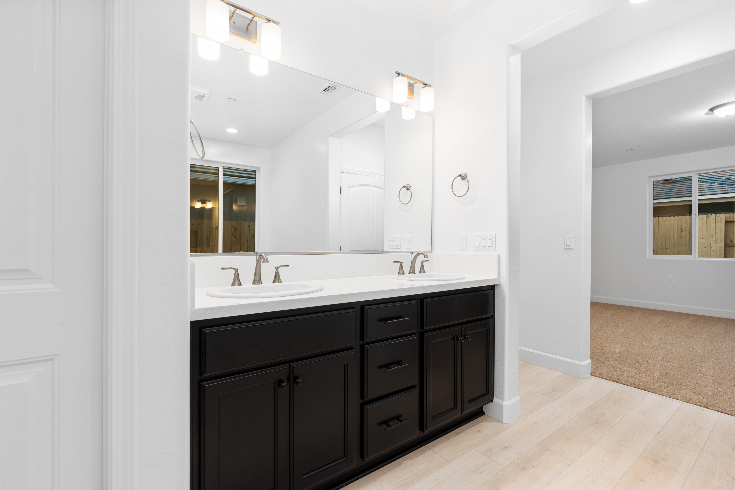 2936 Crystal Downs Ave, Tulare, CA 93274