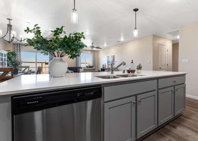 7094 W Wren Ave, Visalia, CA 93291