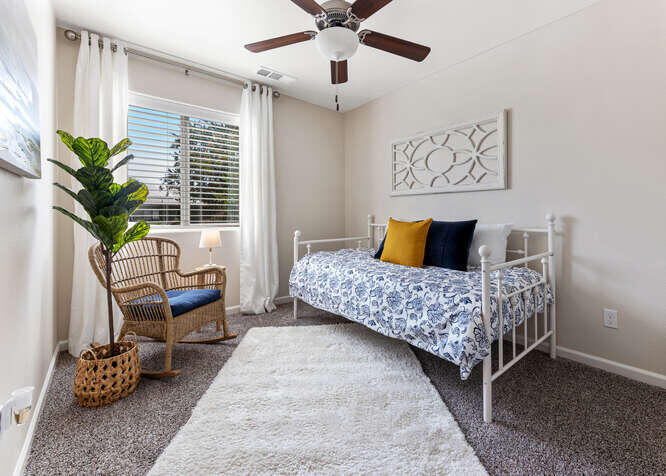 7094 W Wren Ave, Visalia, CA 93291