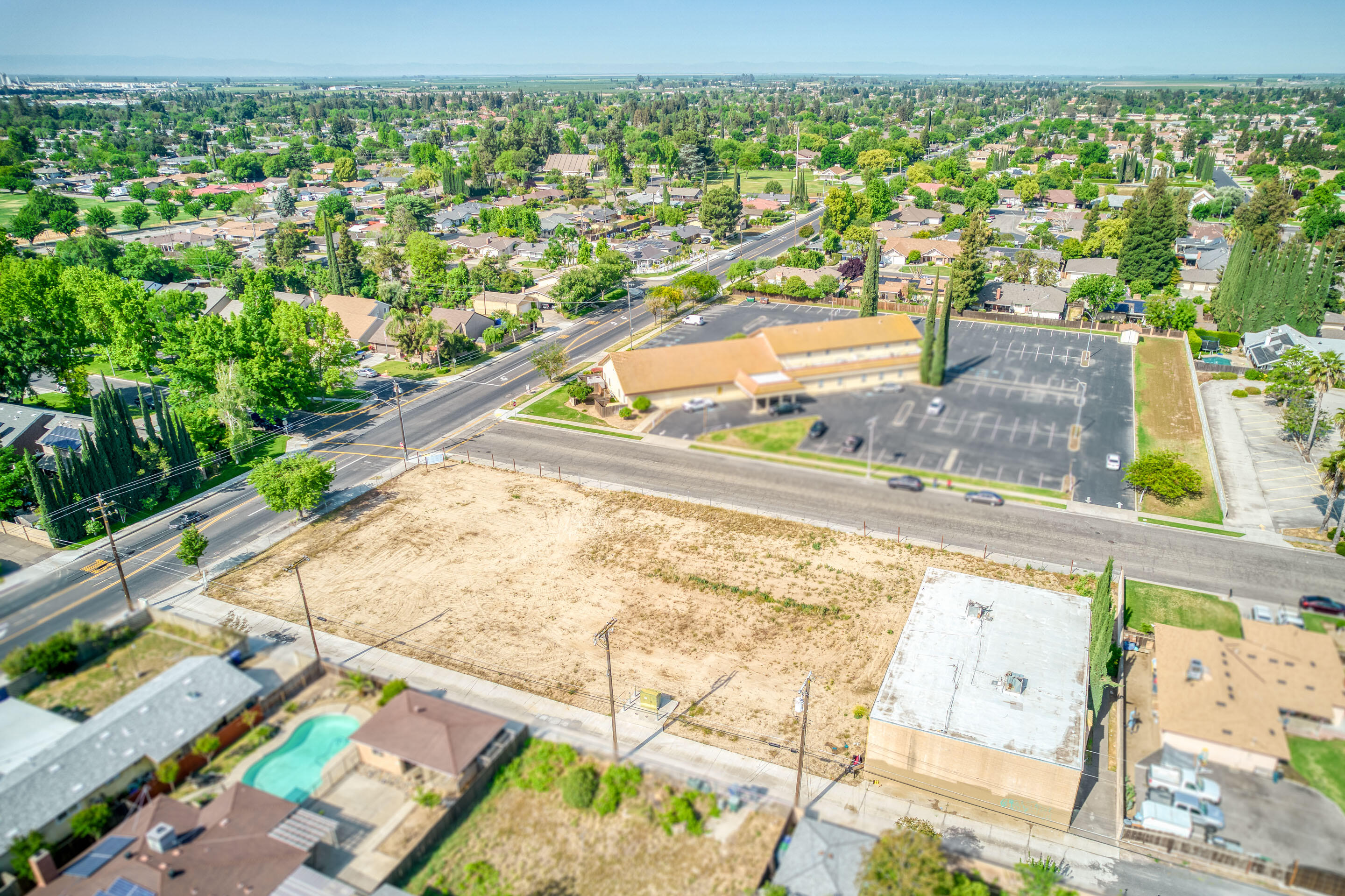 1803 Sunset Ave, Madera, CA 93637