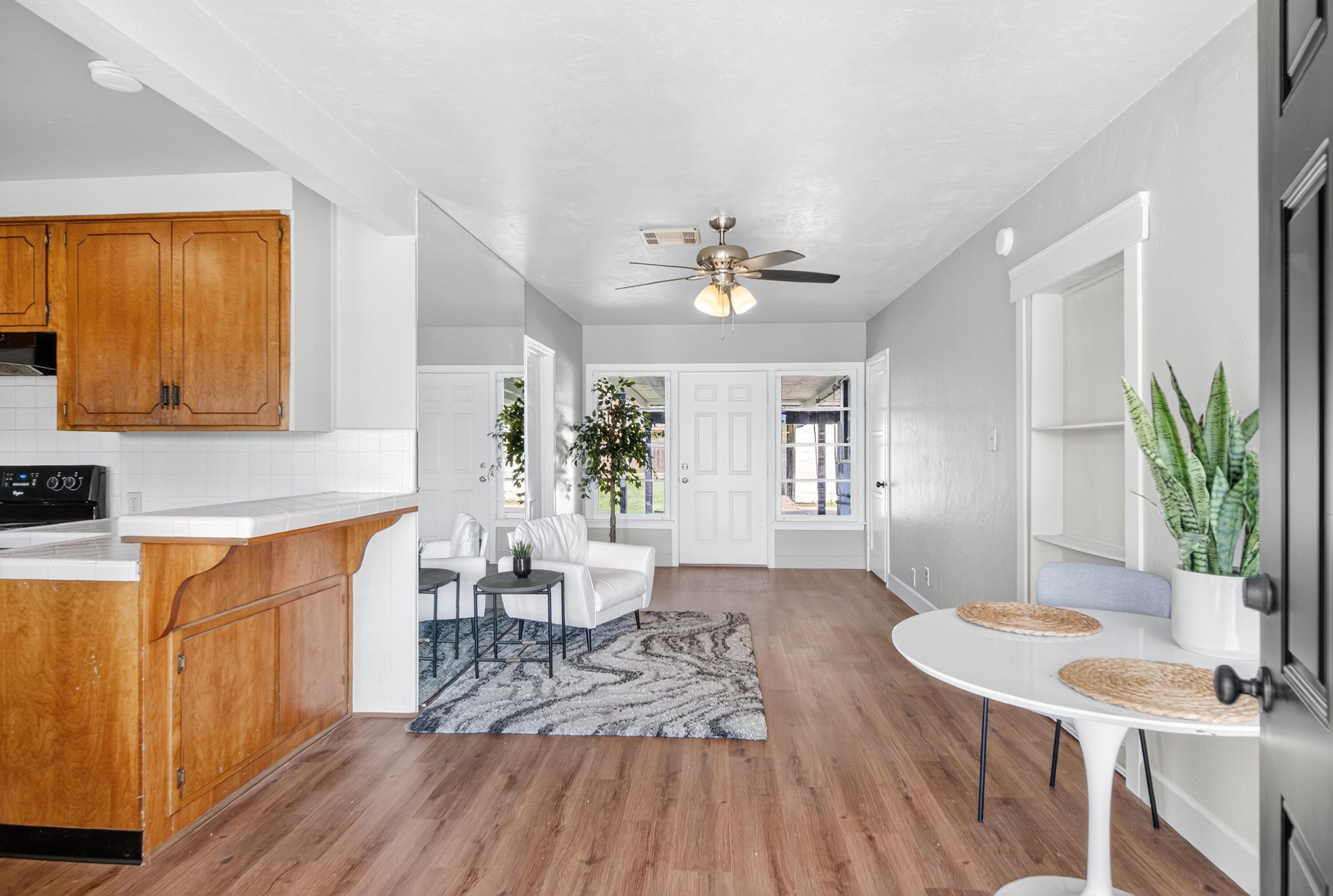 202 W Gail Ave, Tulare, CA 93274